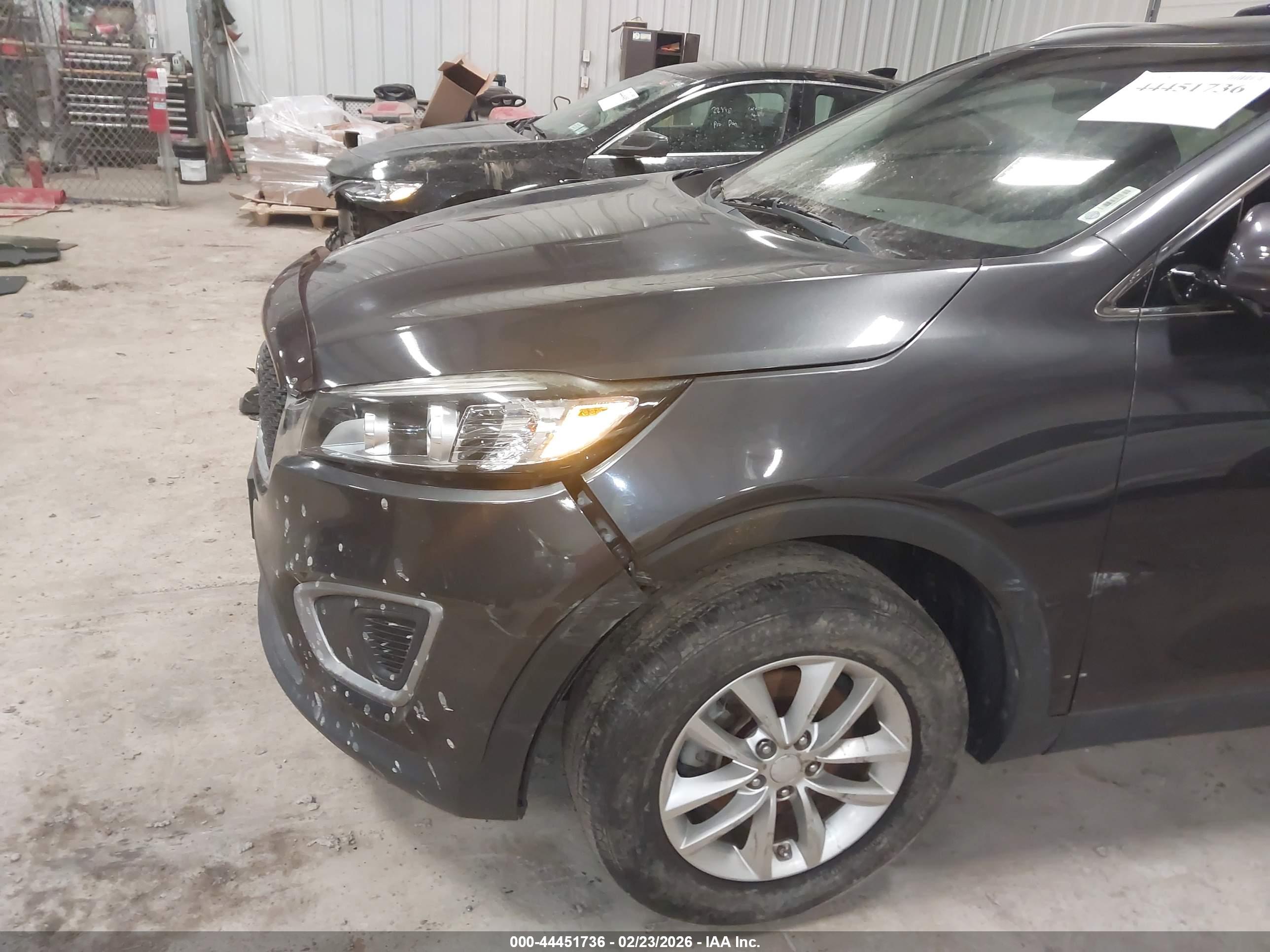 KIA SORENTO image 6