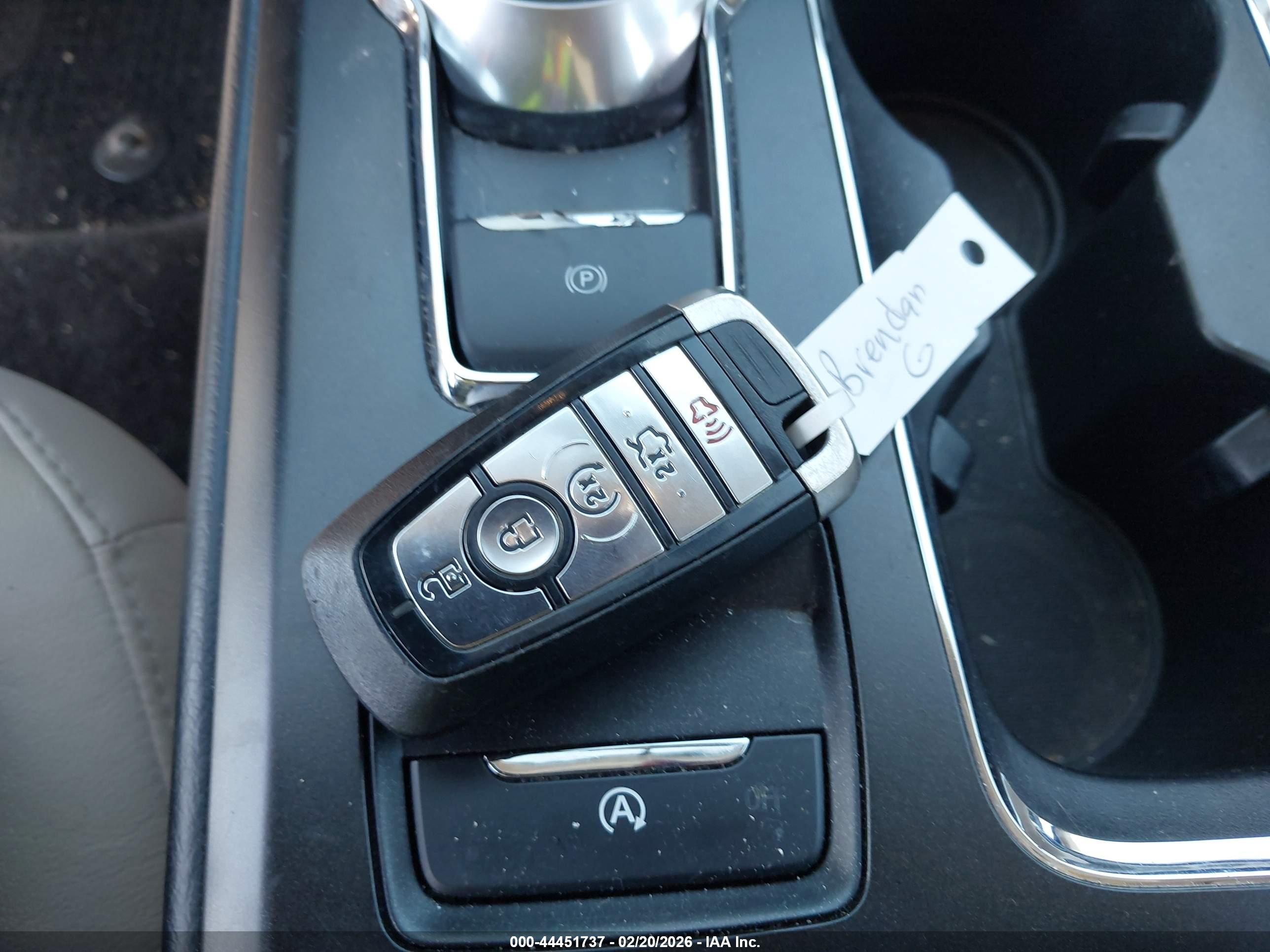 FORD FUSION image 11