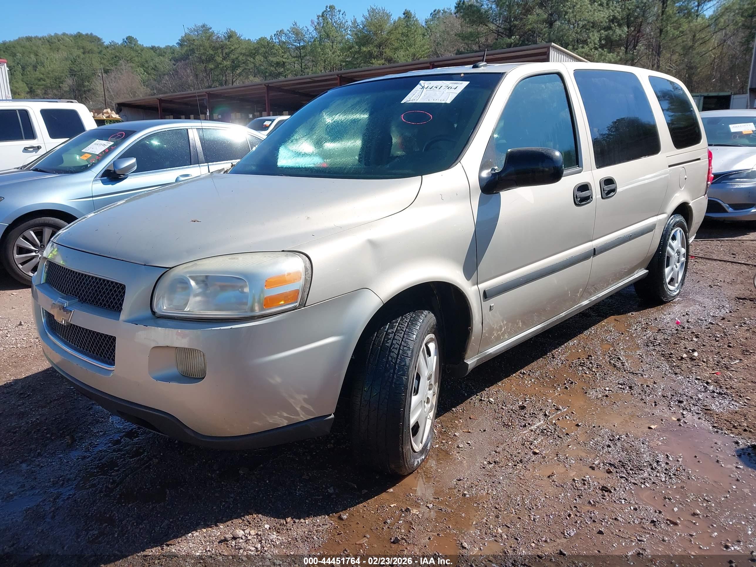 CHEVROLET UPLANDER image 2