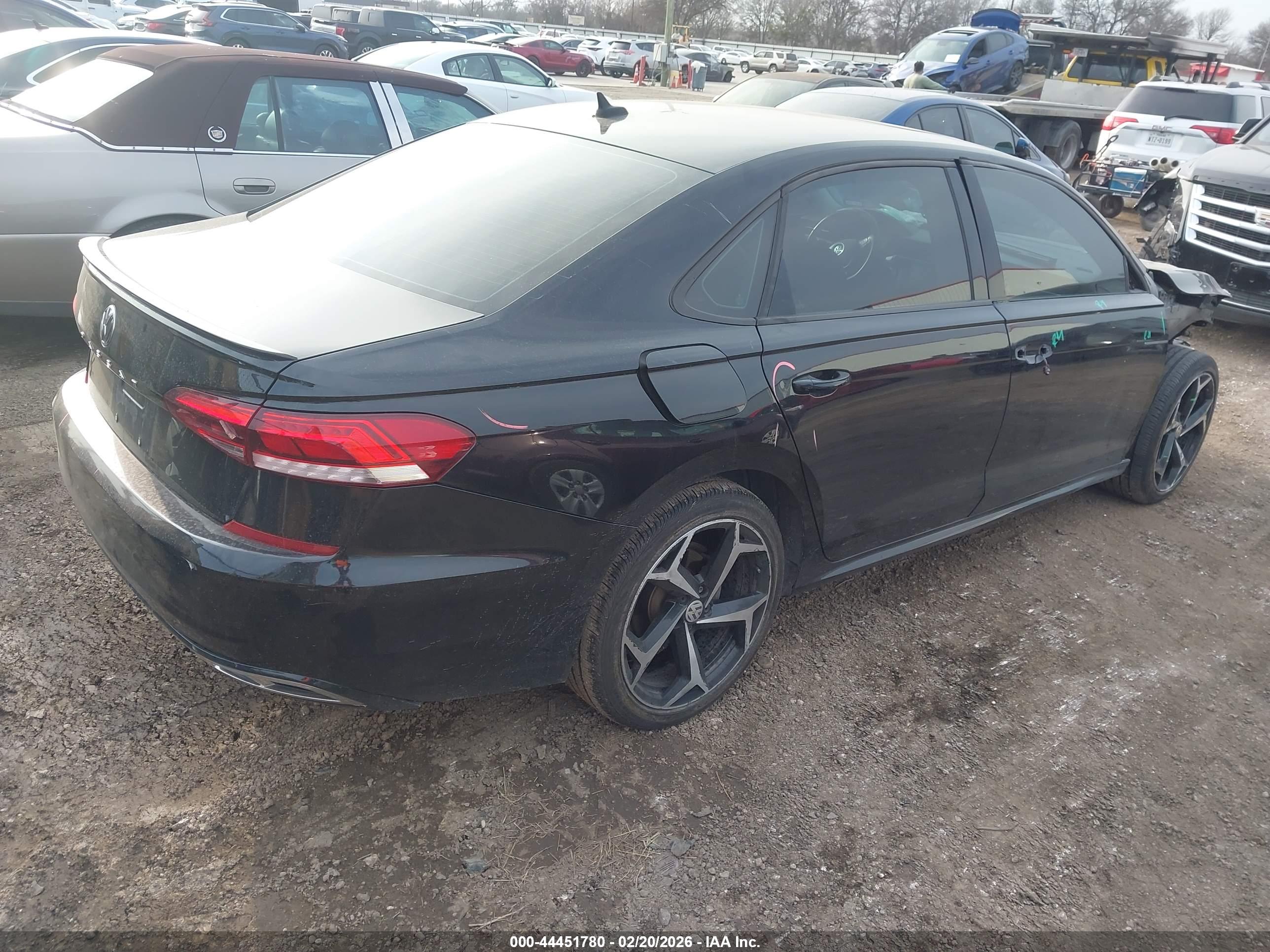 VOLKSWAGEN PASSAT image 4