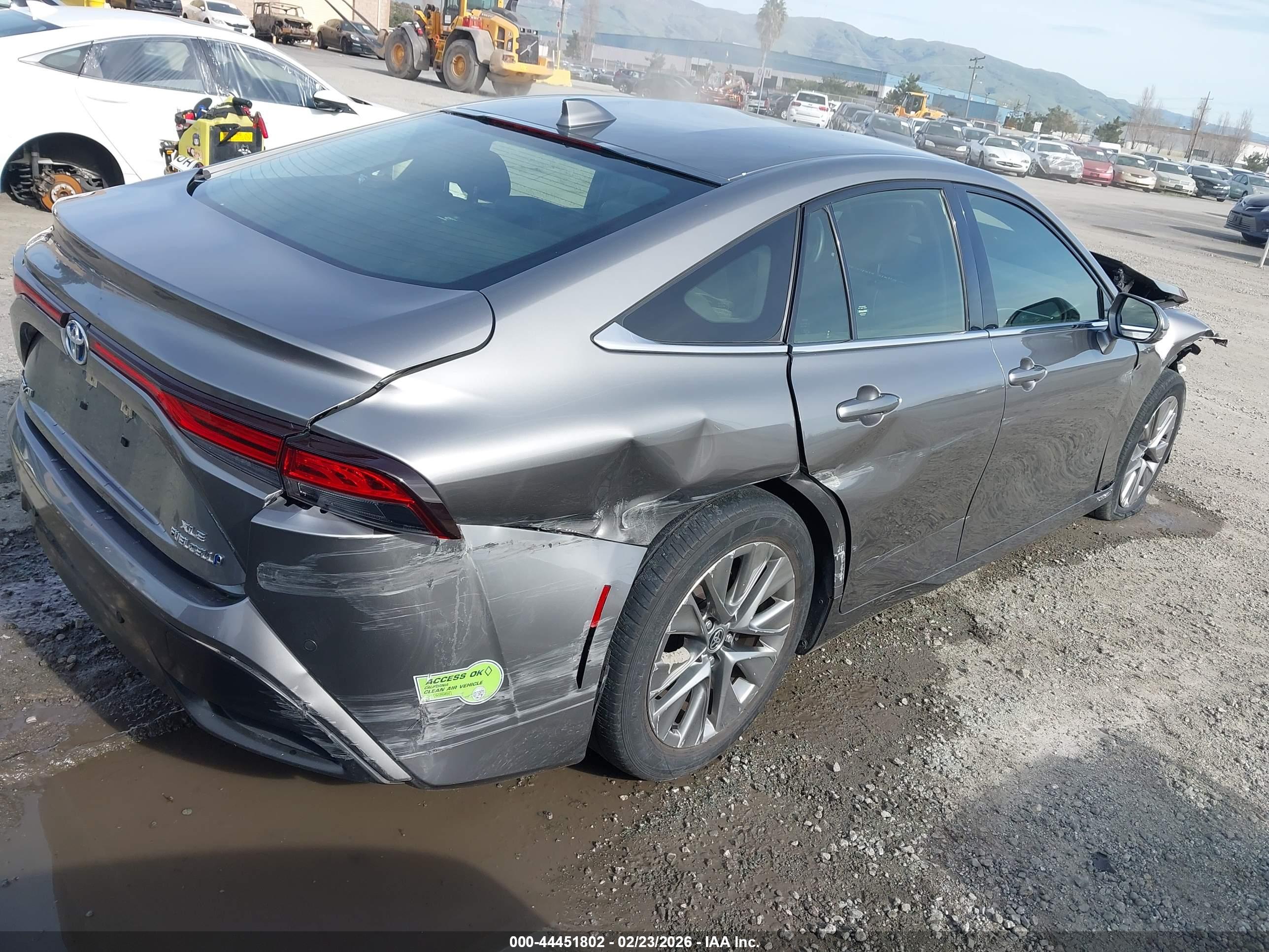 TOYOTA MIRAI image 4
