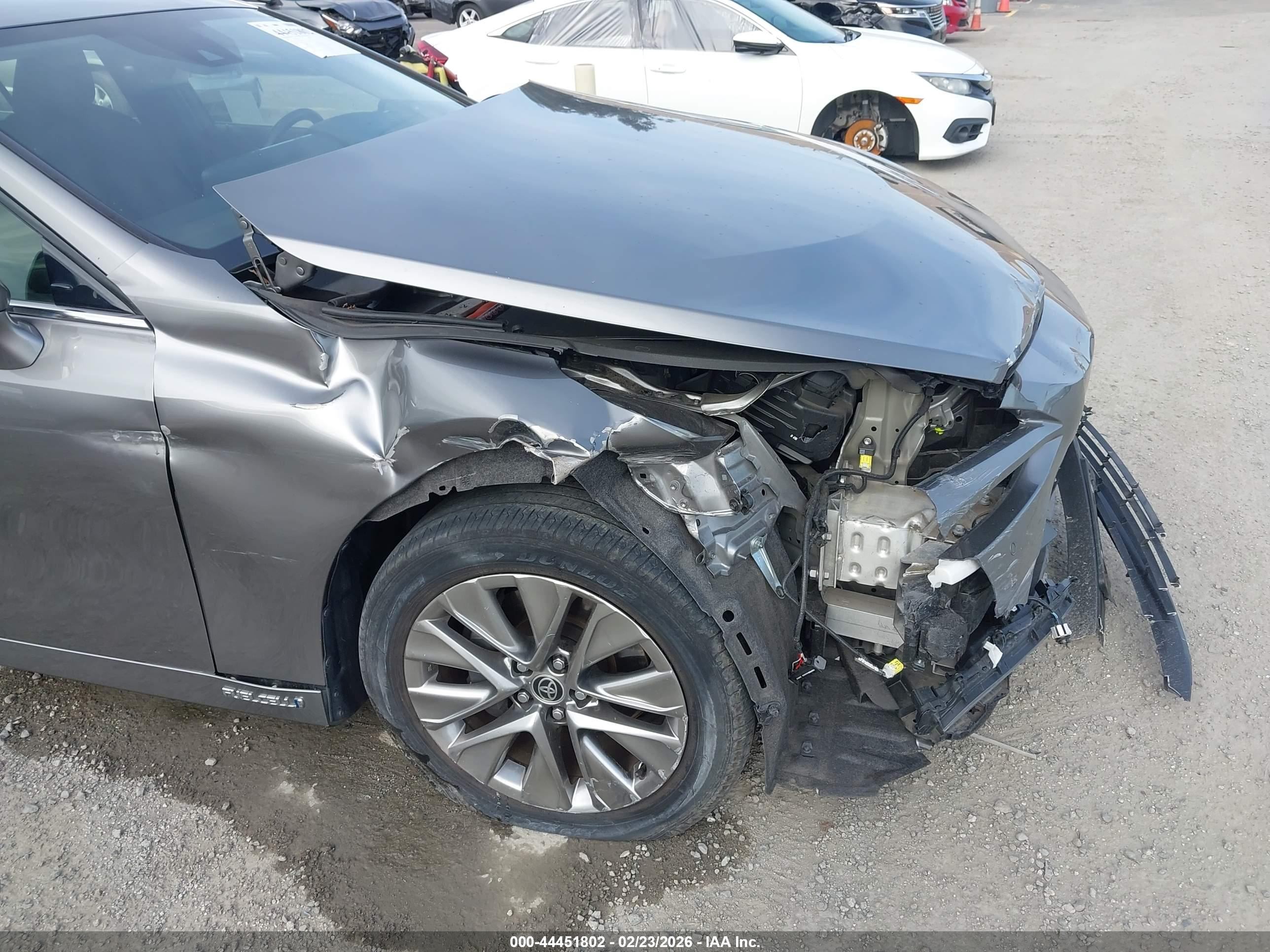 TOYOTA MIRAI image 6