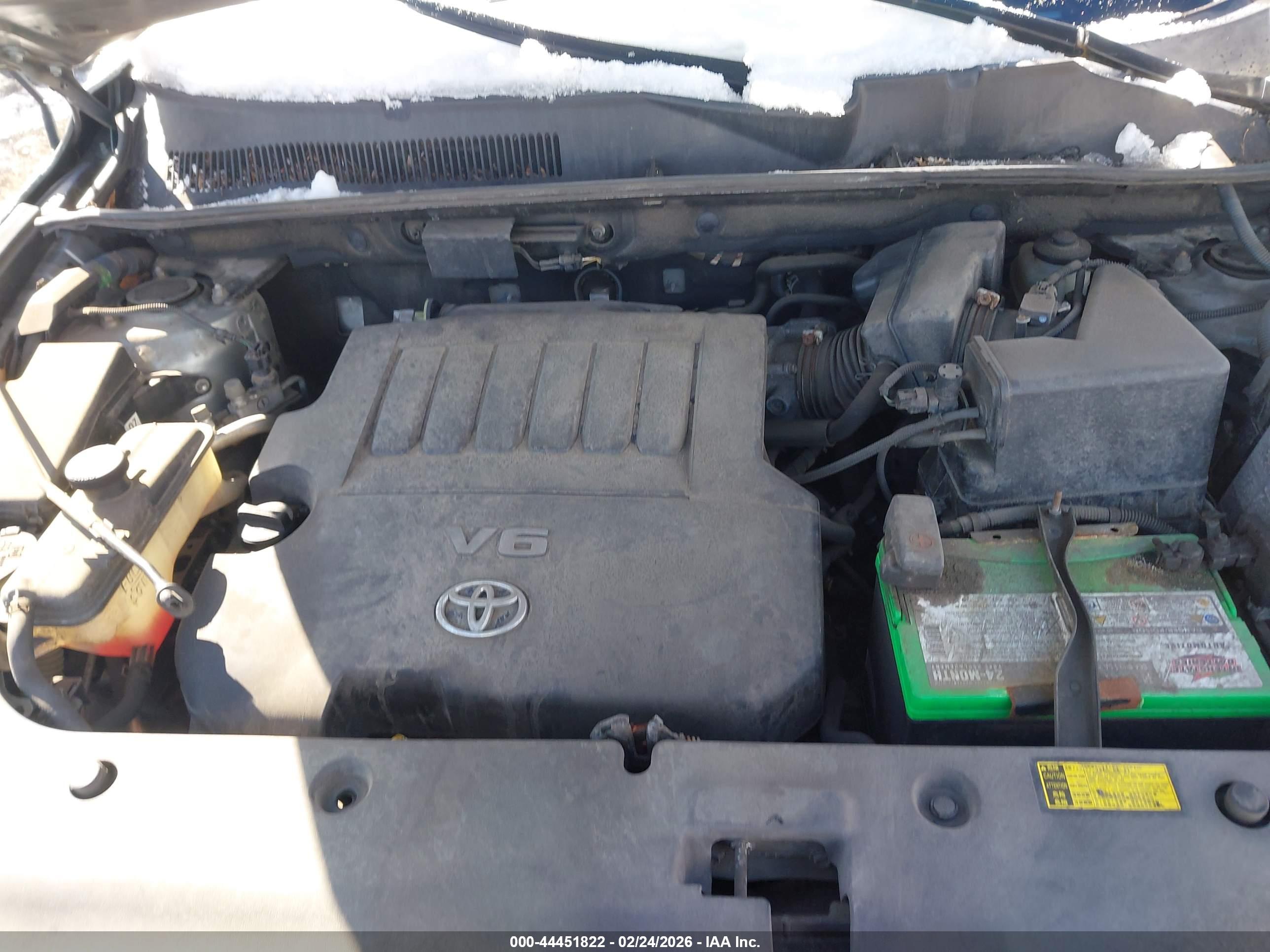 TOYOTA RAV4 image 10