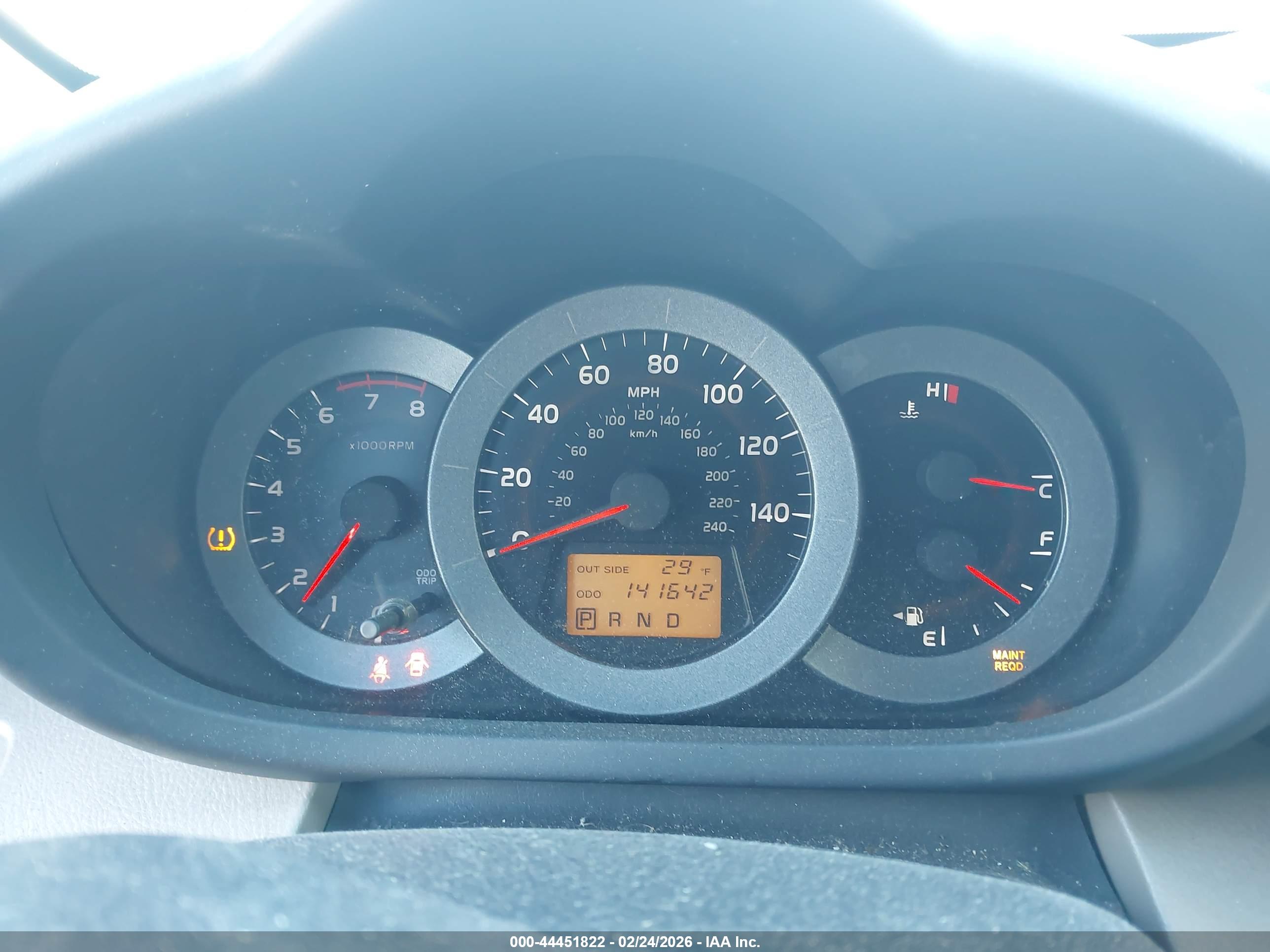 TOYOTA RAV4 image 7