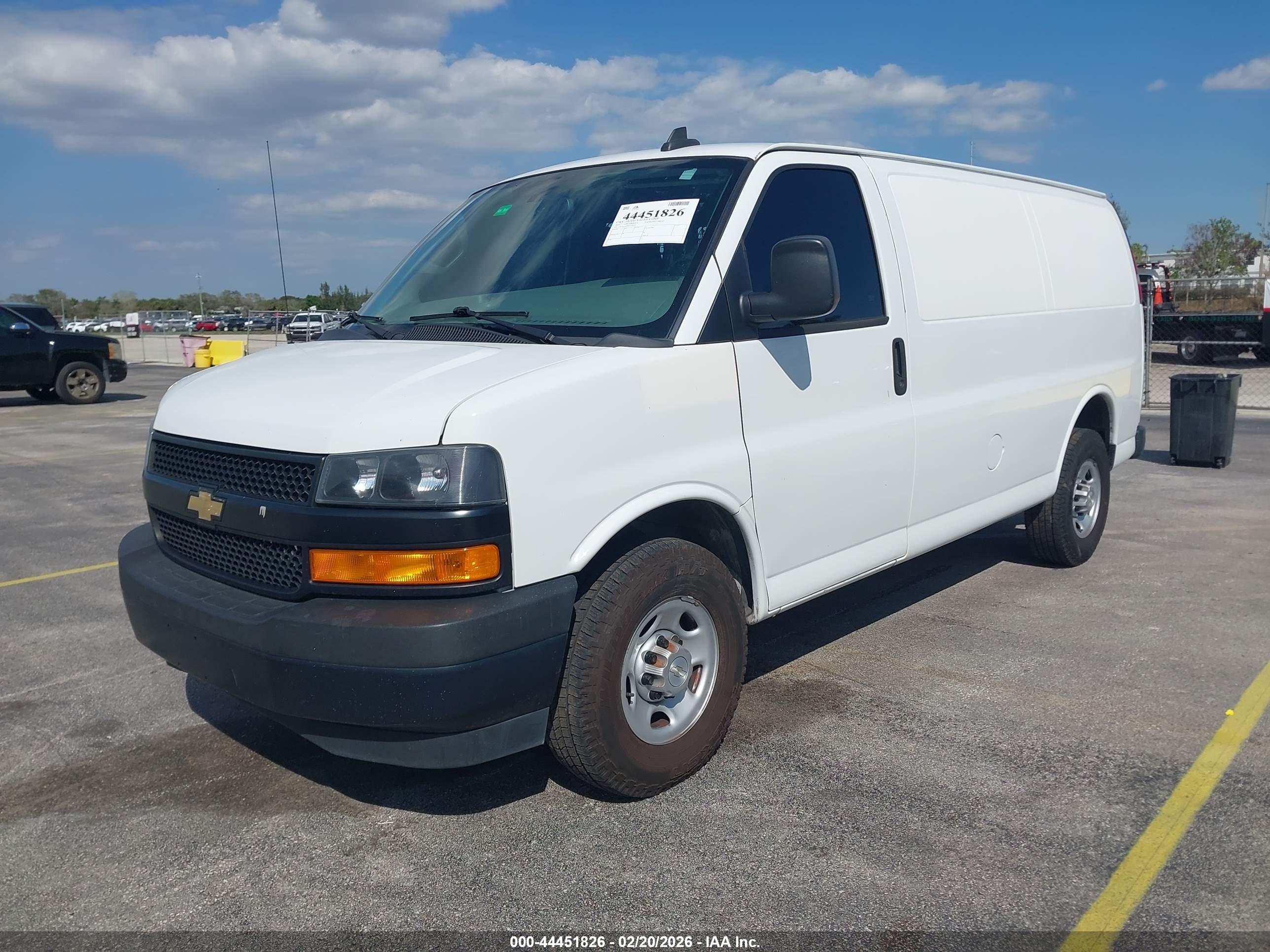 CHEVROLET EXPRESS image 2