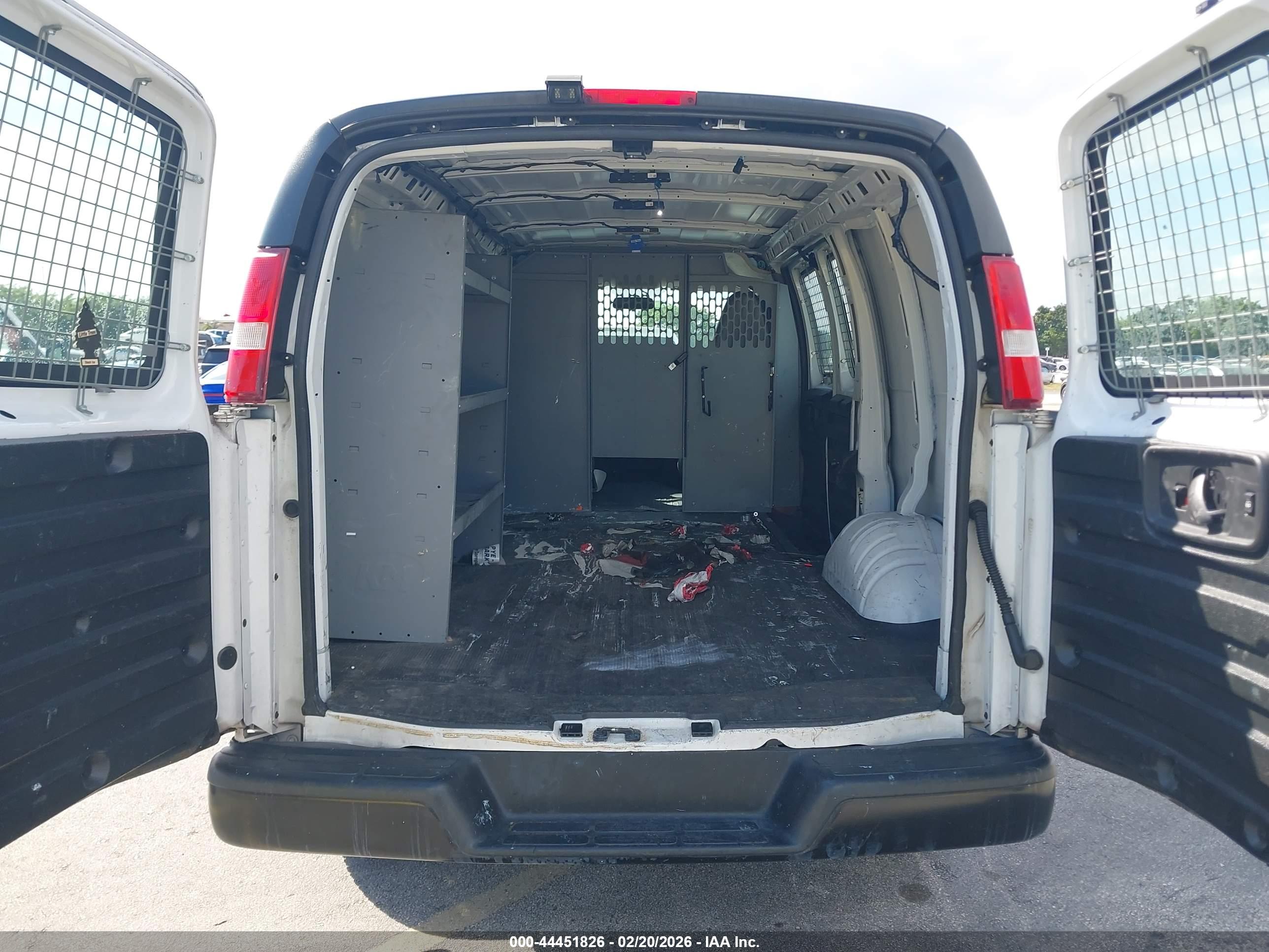 CHEVROLET EXPRESS image 8