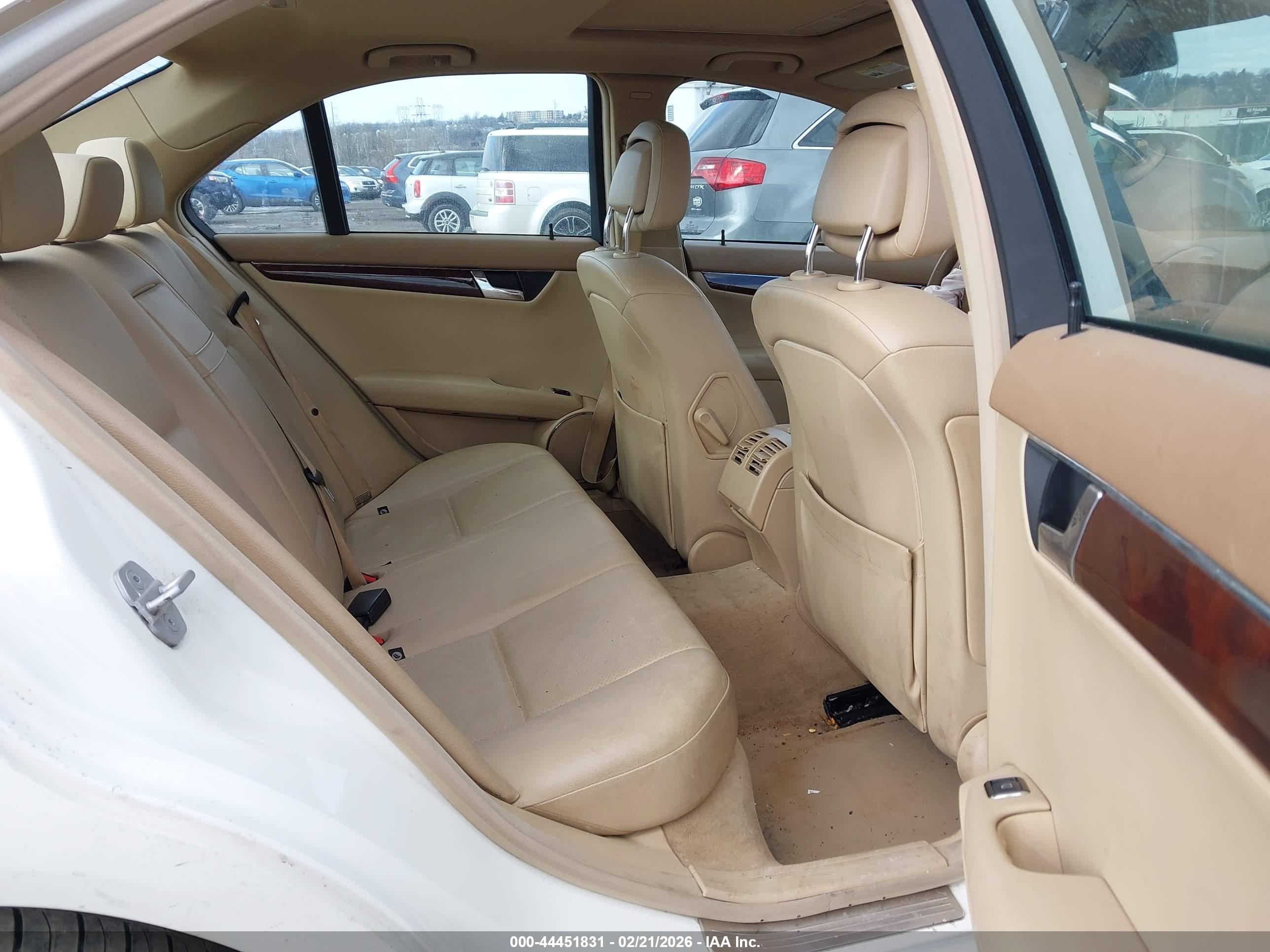 MERCEDES-BENZ C image 8