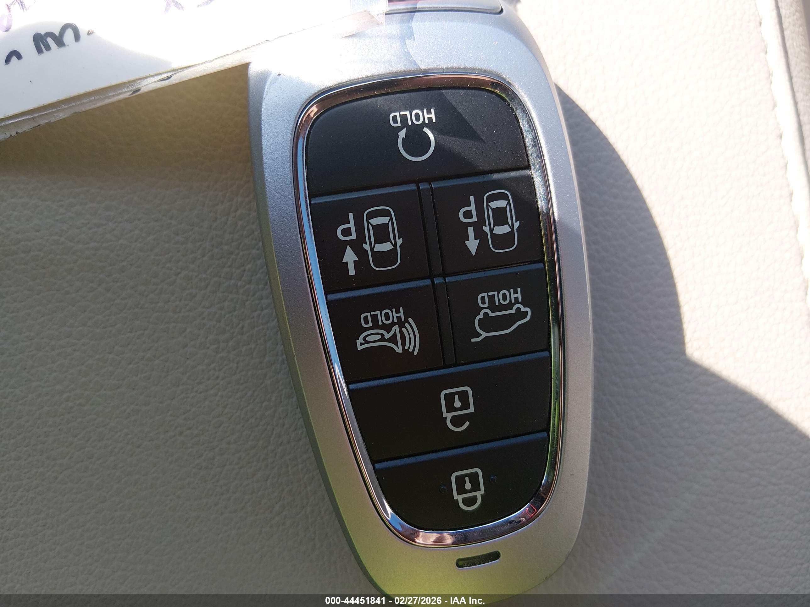 HYUNDAI TUCSON image 11