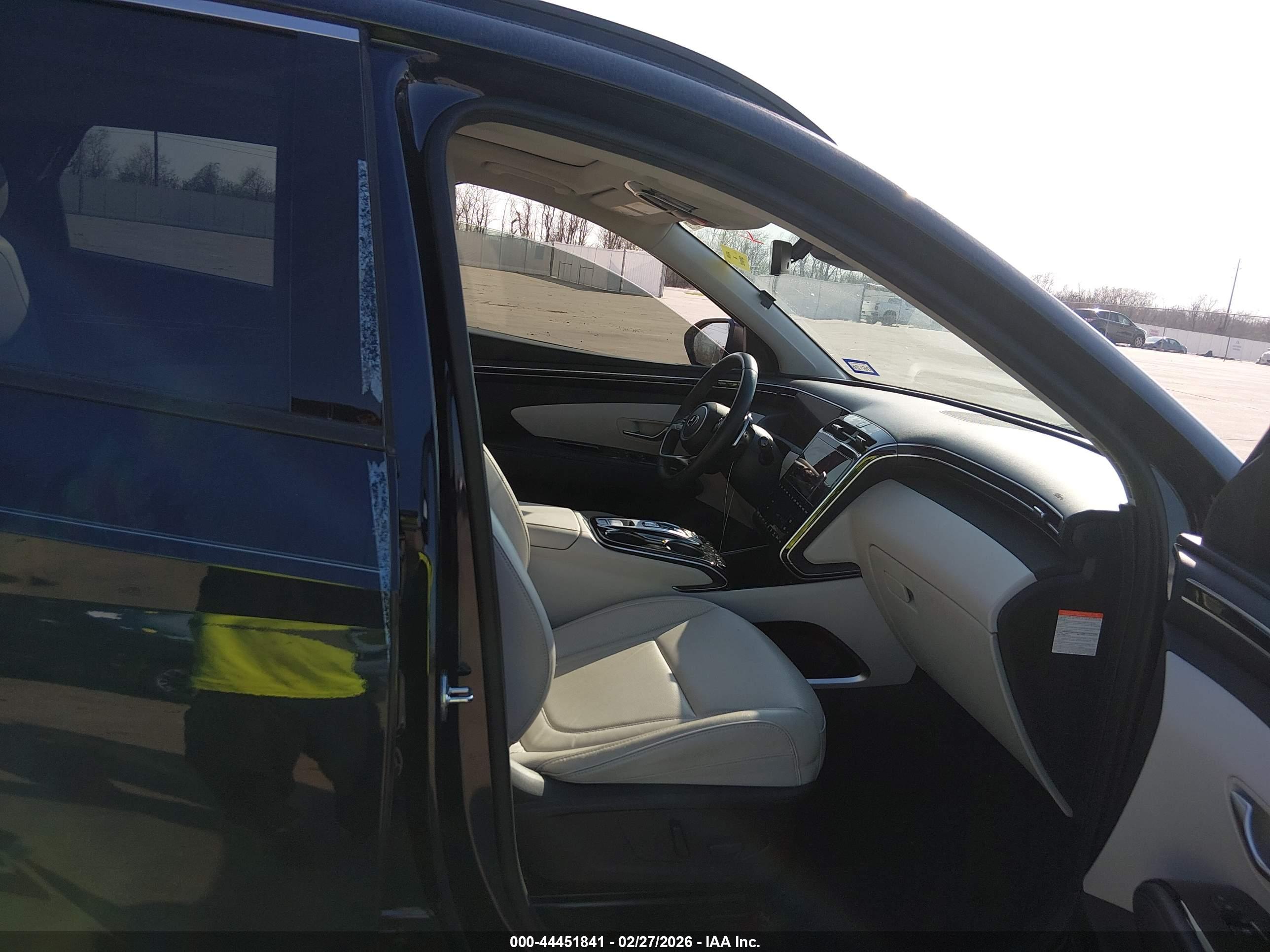 HYUNDAI TUCSON image 5