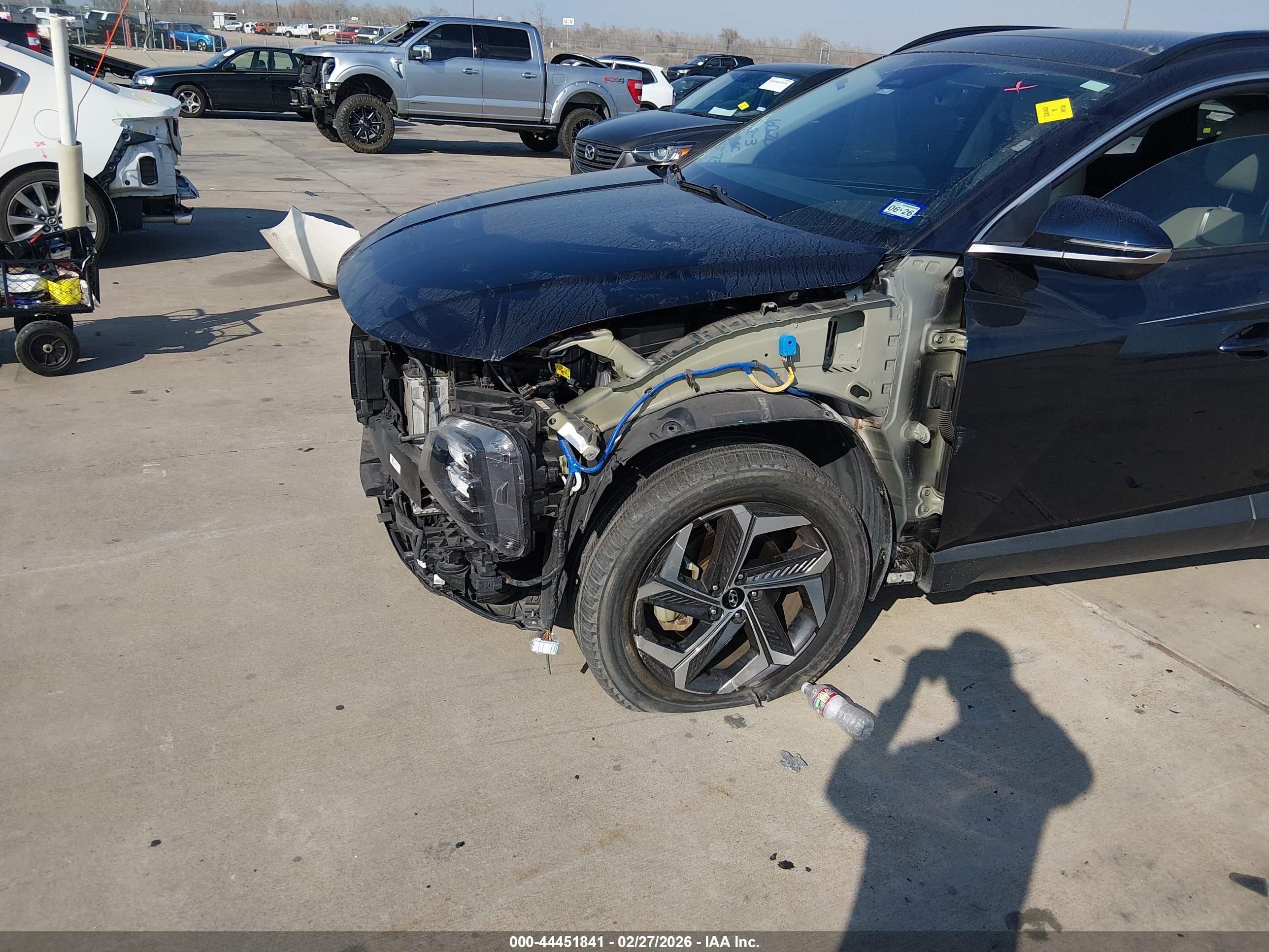 HYUNDAI TUCSON image 6