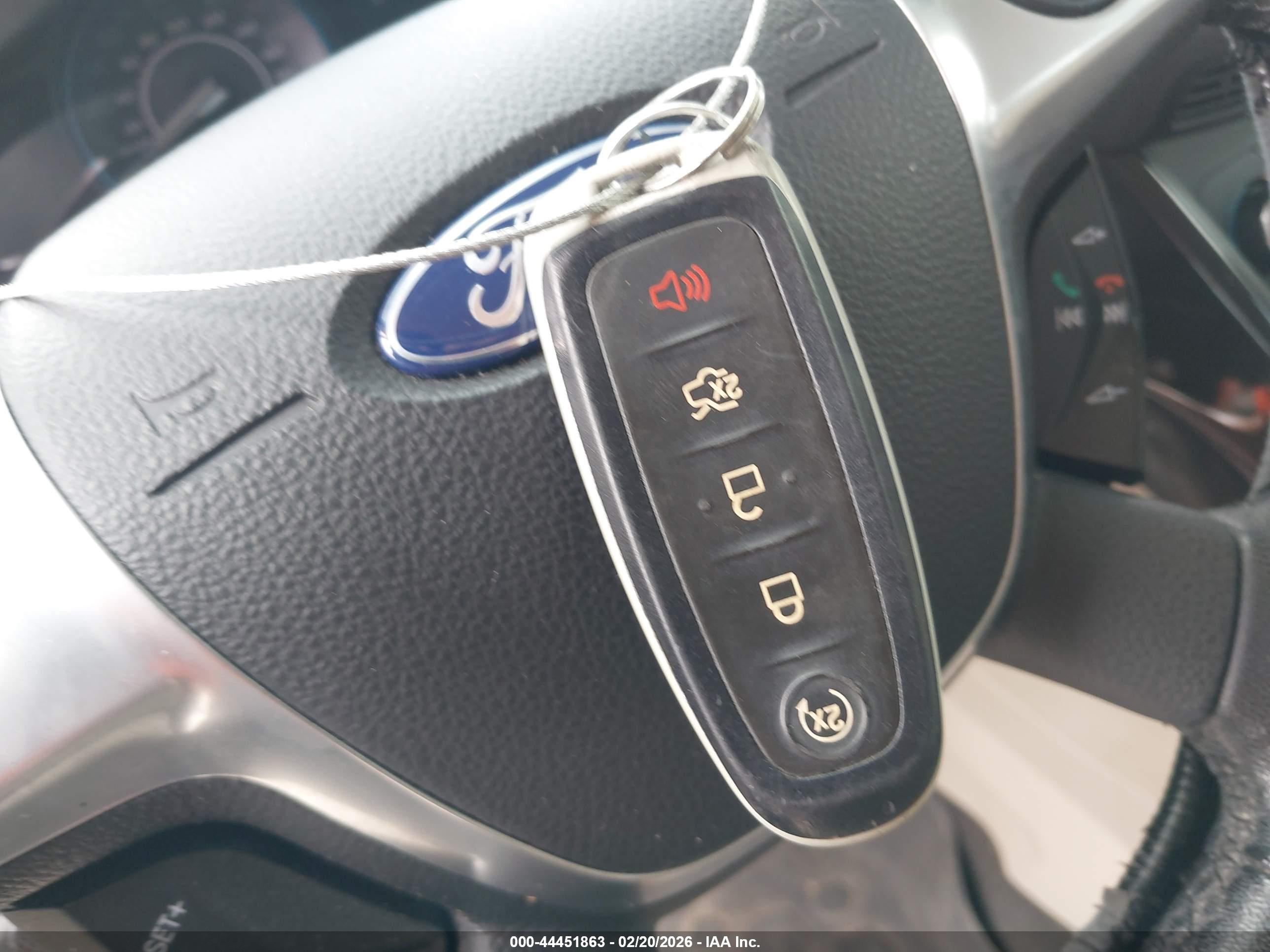FORD C-MAX image 11