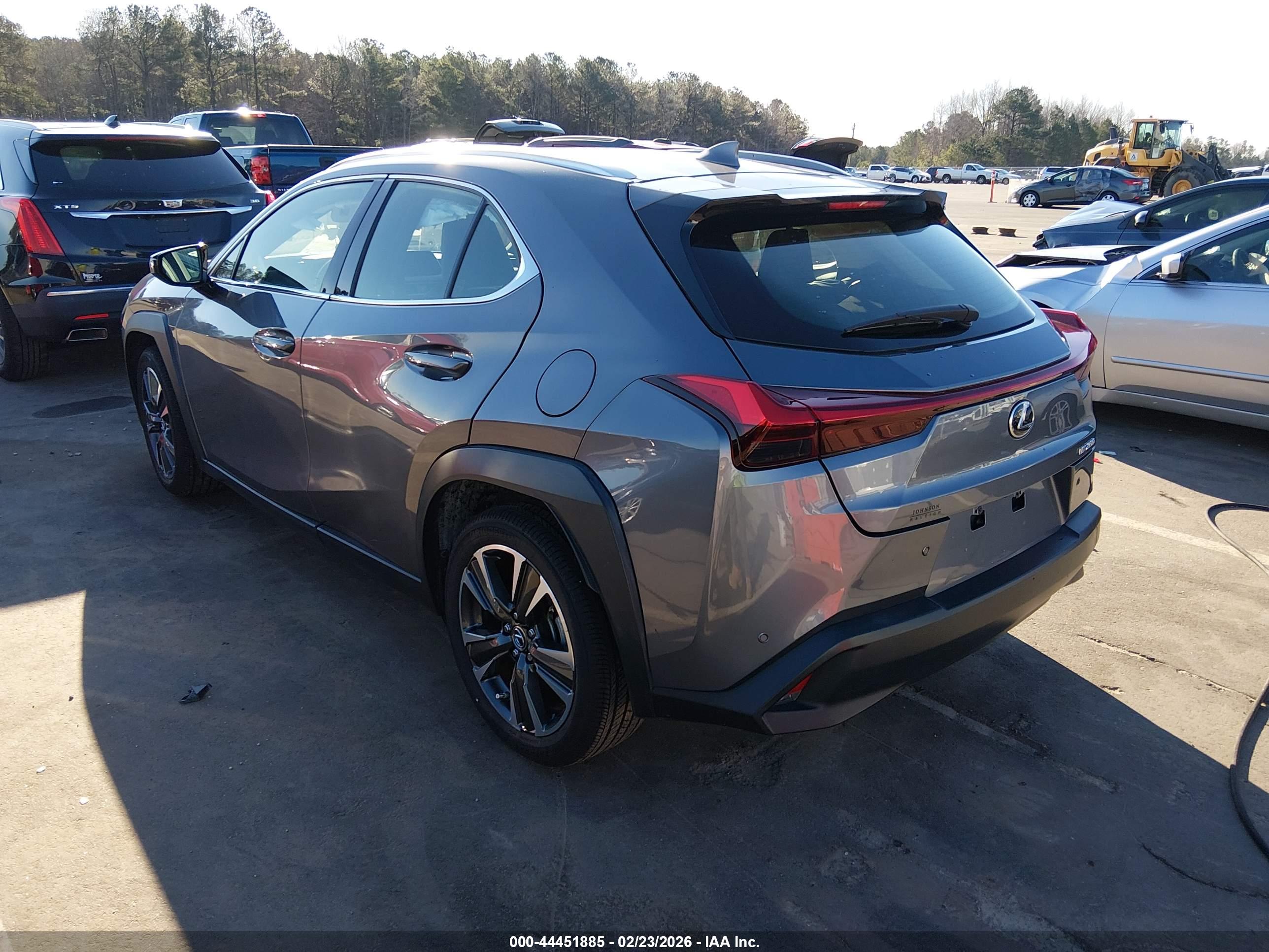 LEXUS UX image 3