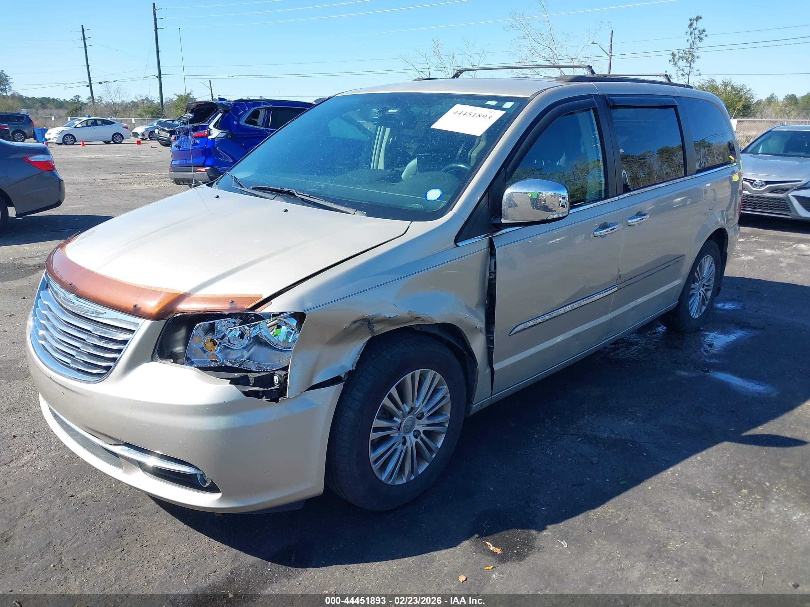 CHRYSLER TOWN image 2