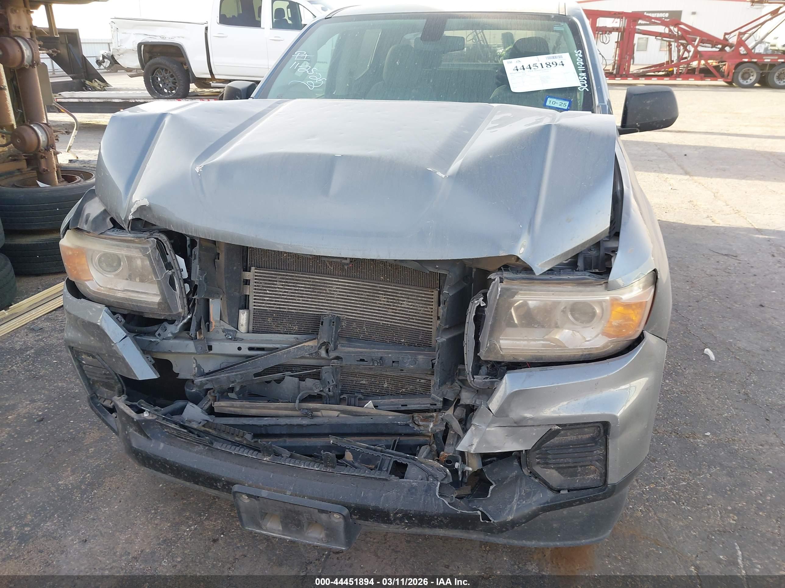 GMC CANYON image 6
