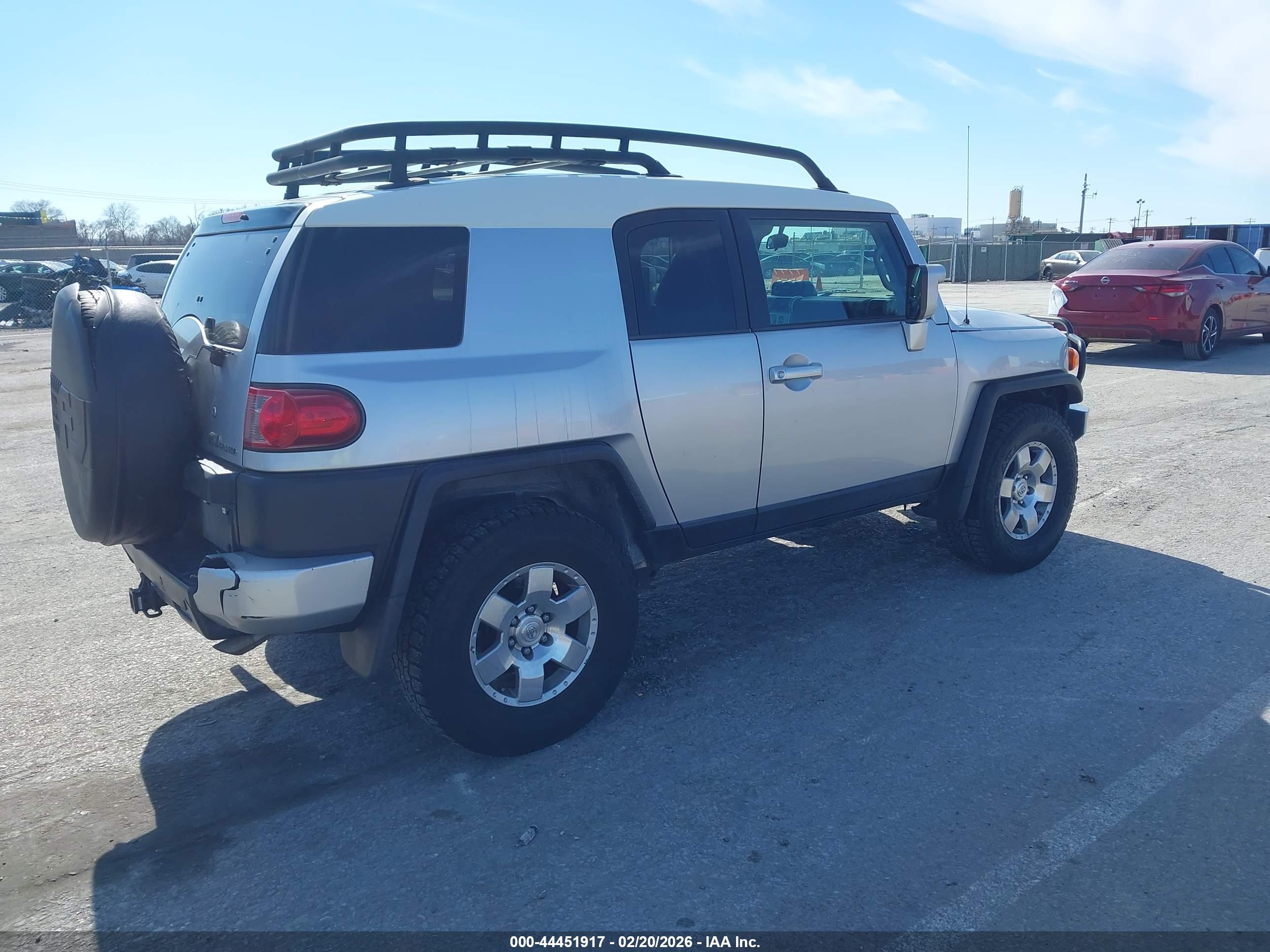 TOYOTA FJ image 4