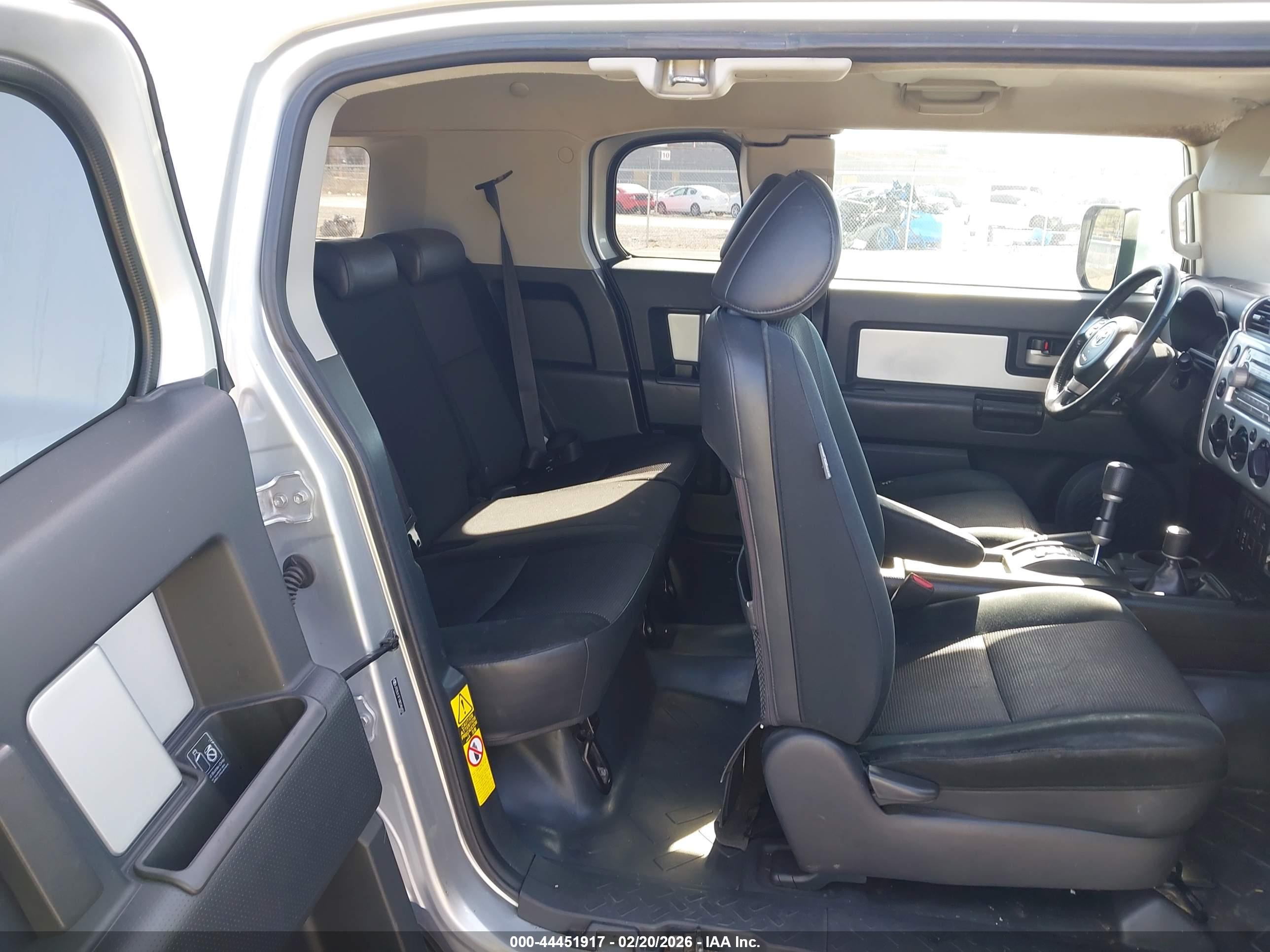 TOYOTA FJ image 8