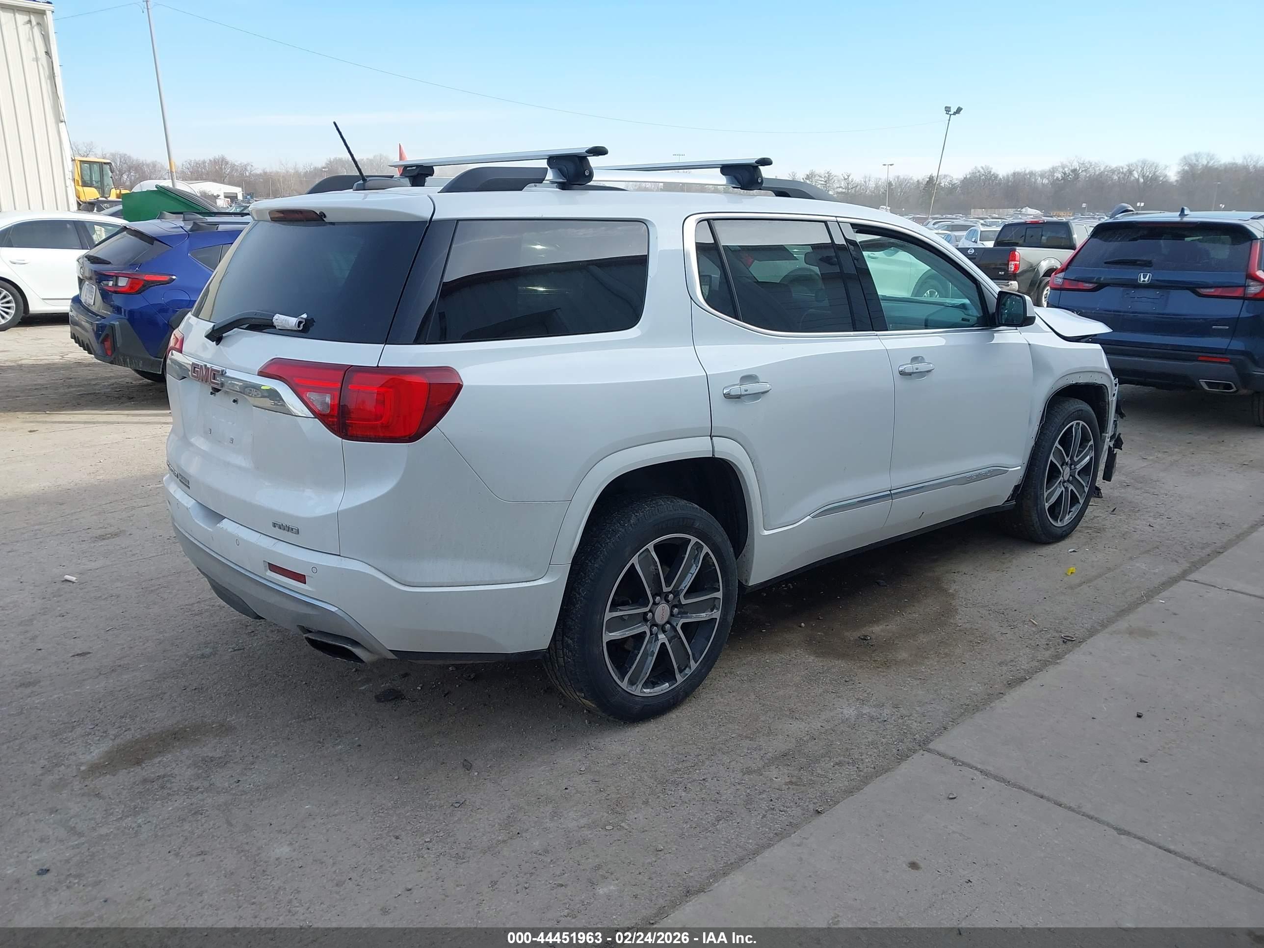 GMC ACADIA image 4