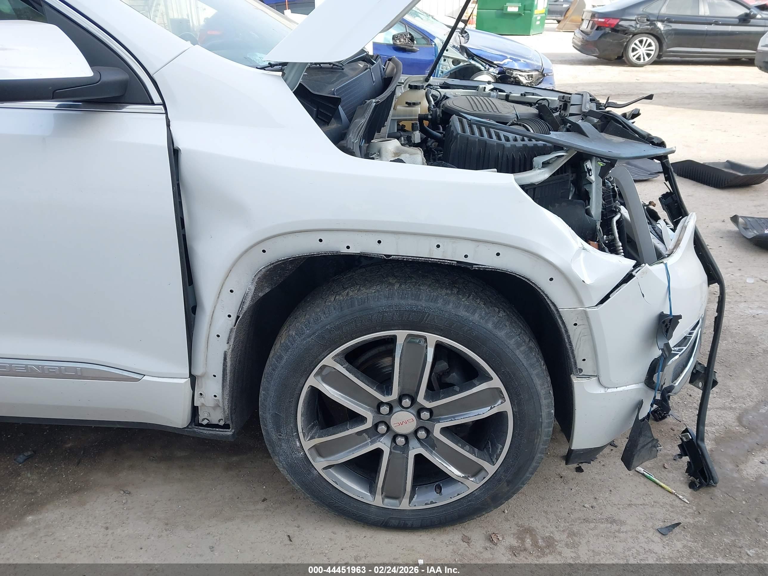 GMC ACADIA image 6