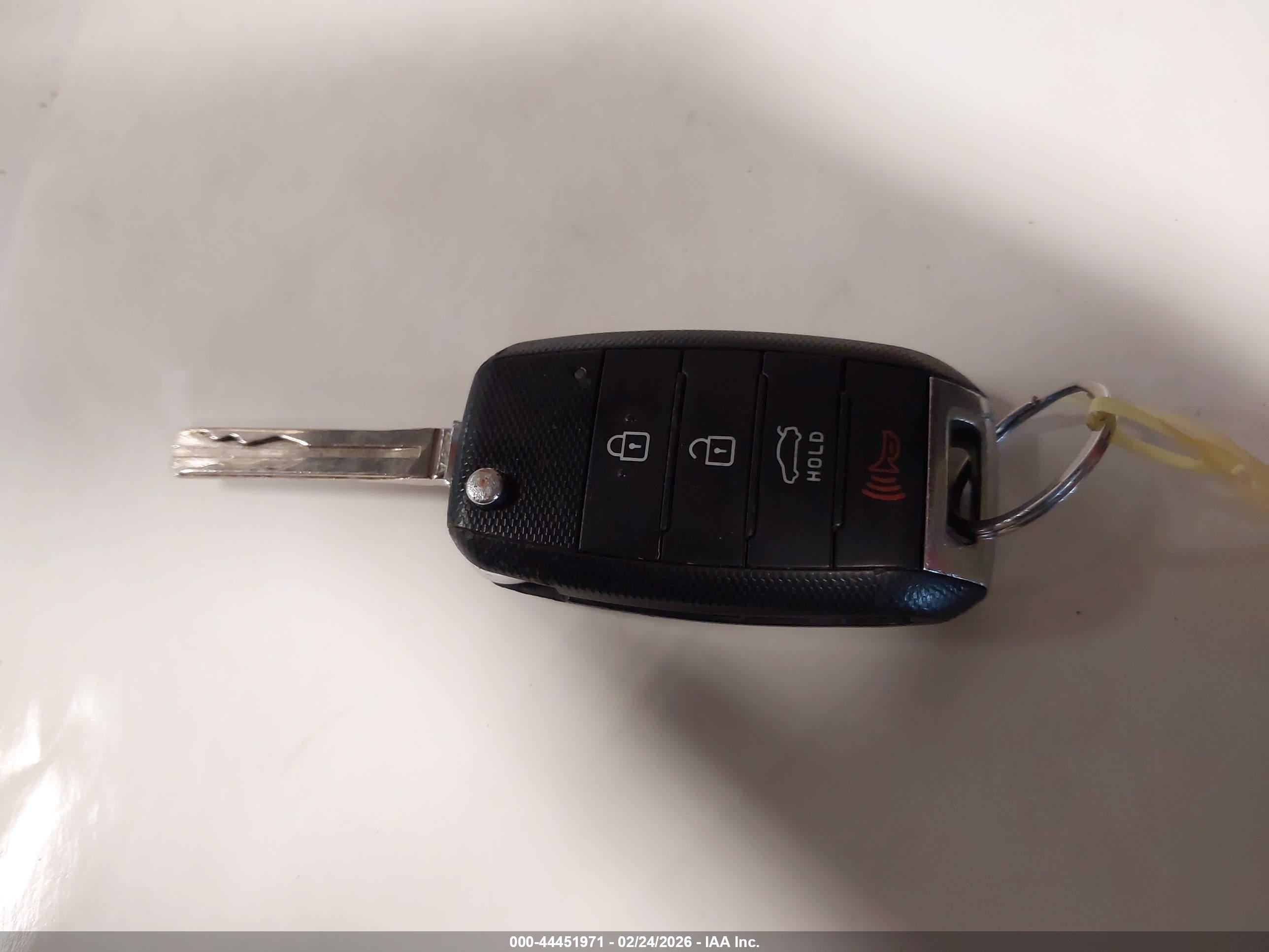 KIA RIO image 11
