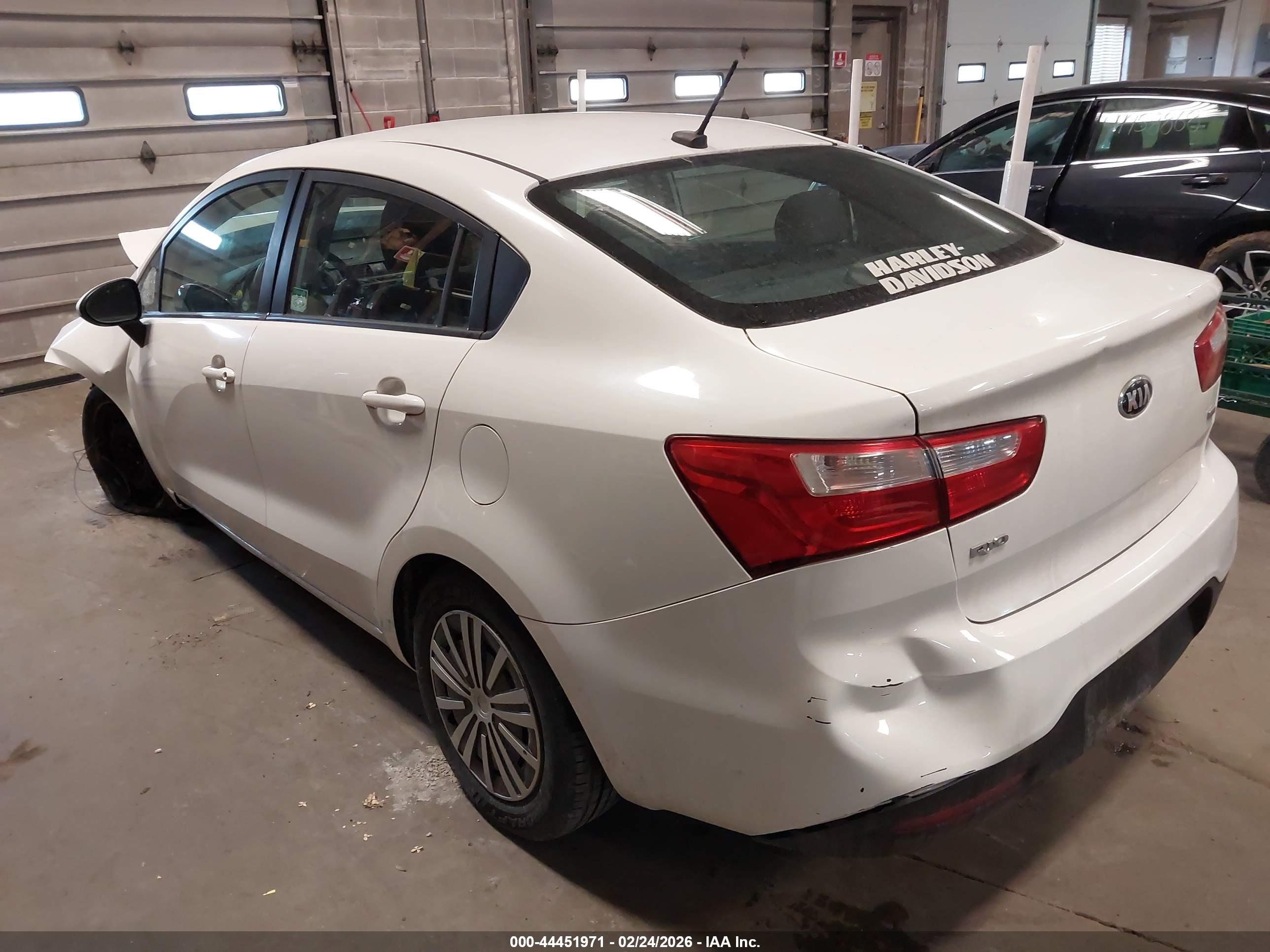 KIA RIO image 3