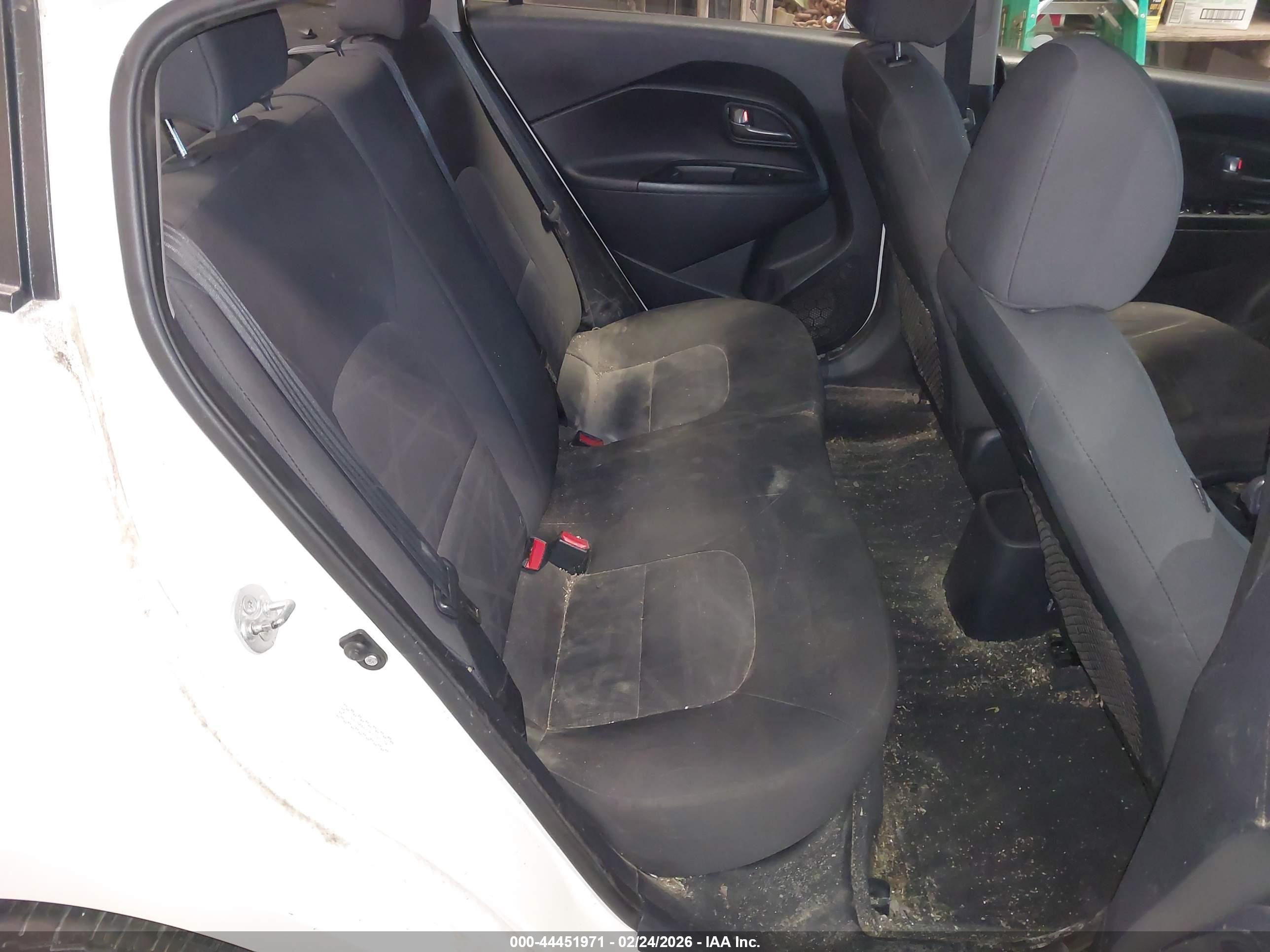 KIA RIO image 8