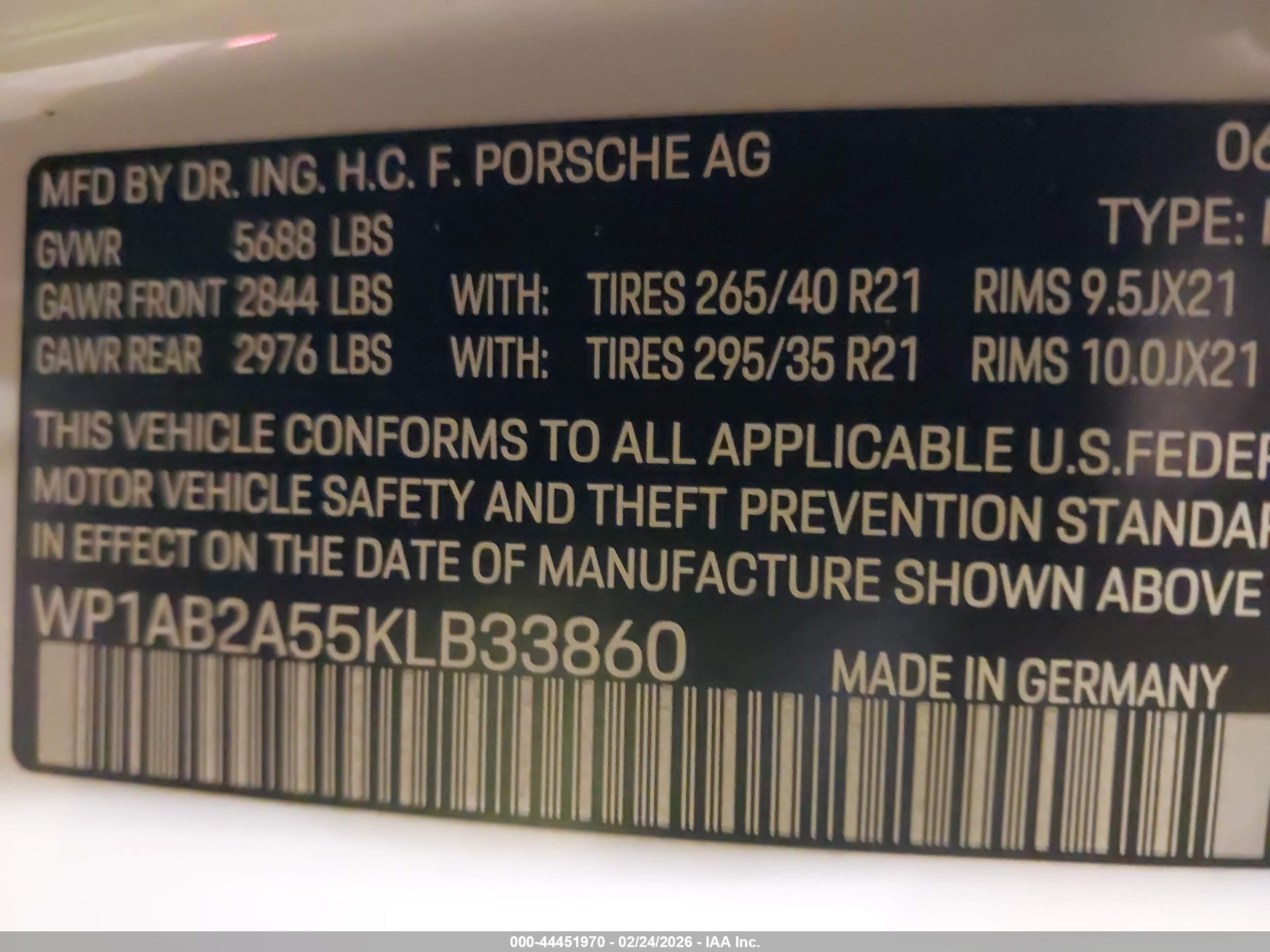 PORSCHE MACAN image 9