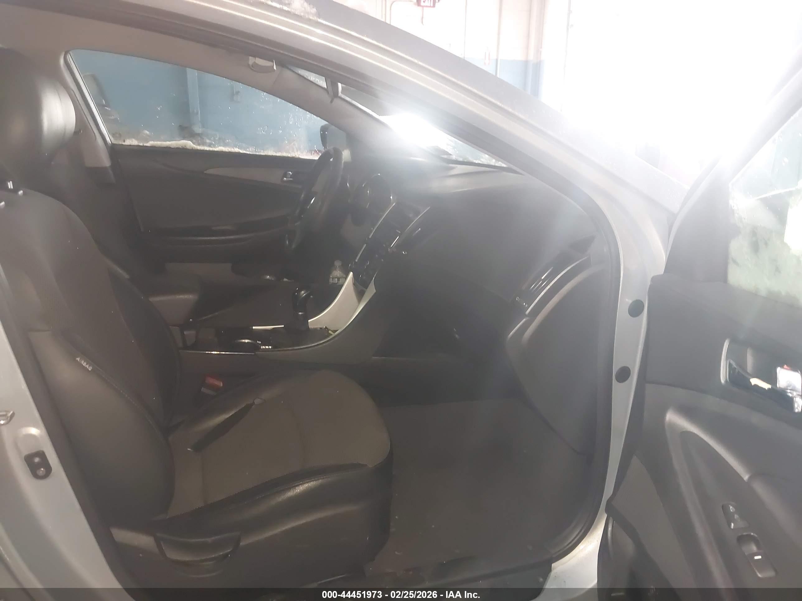 HYUNDAI SONATA image 5