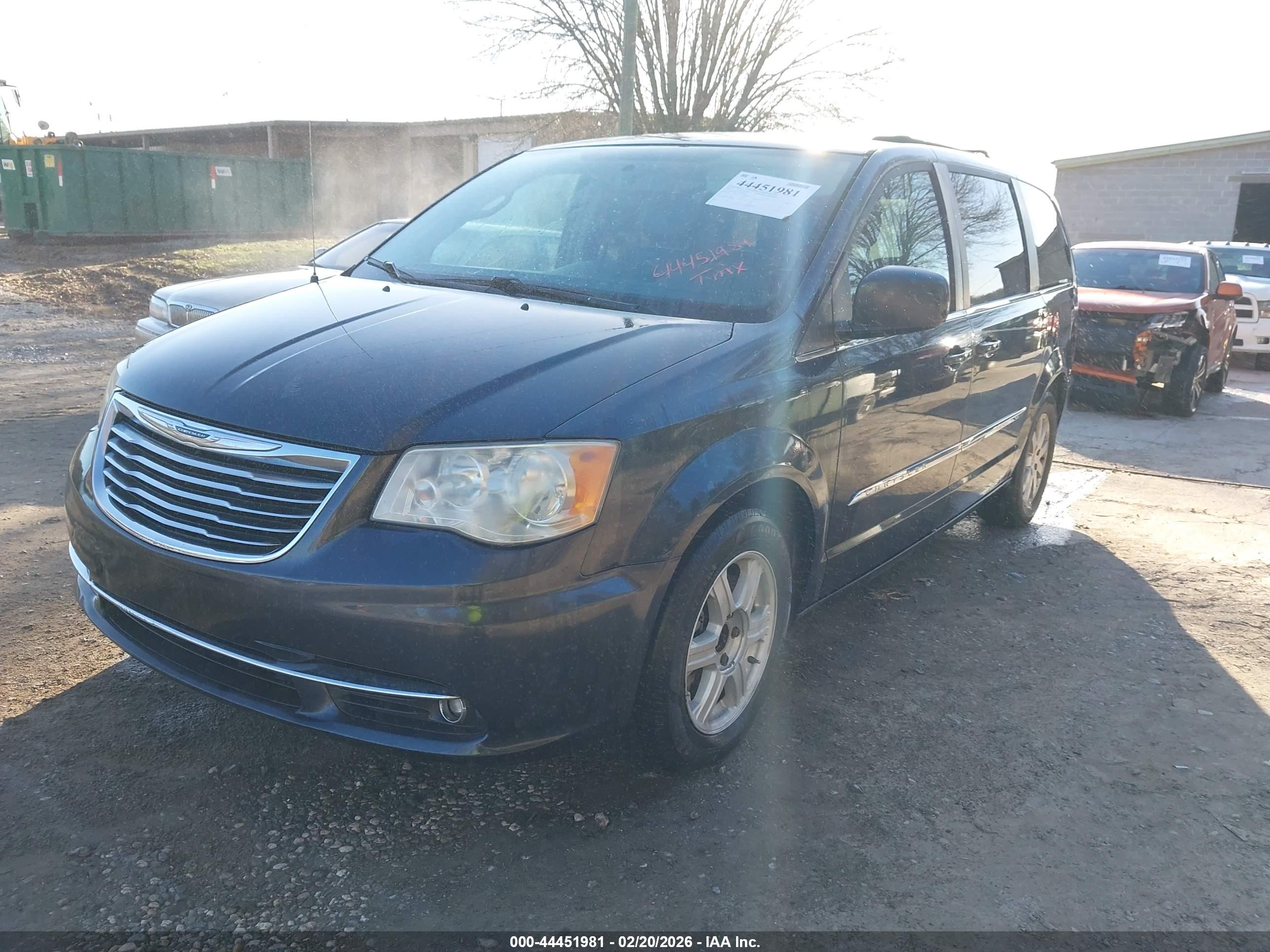 CHRYSLER TOWN image 2