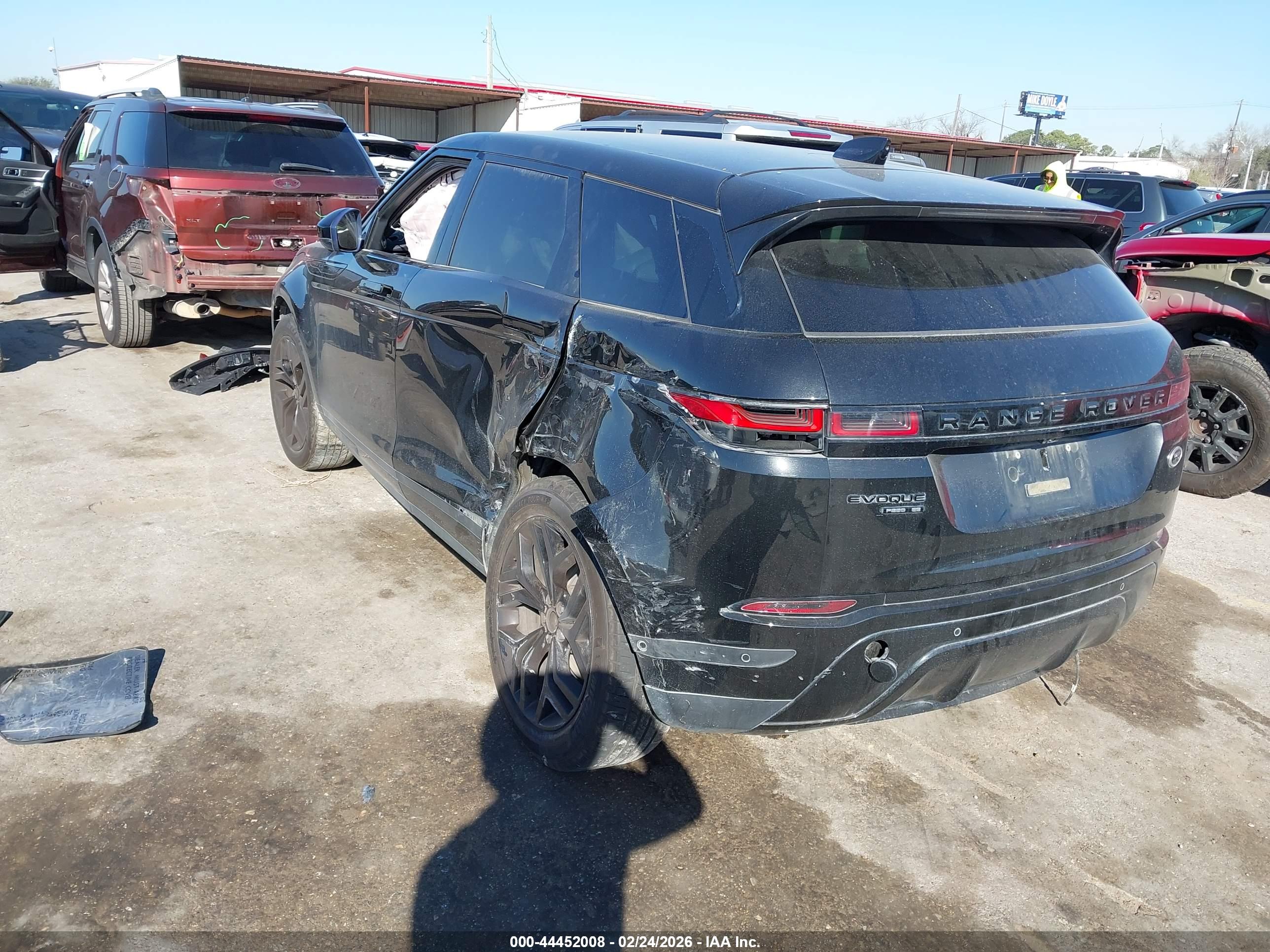 LAND ROVER image 3