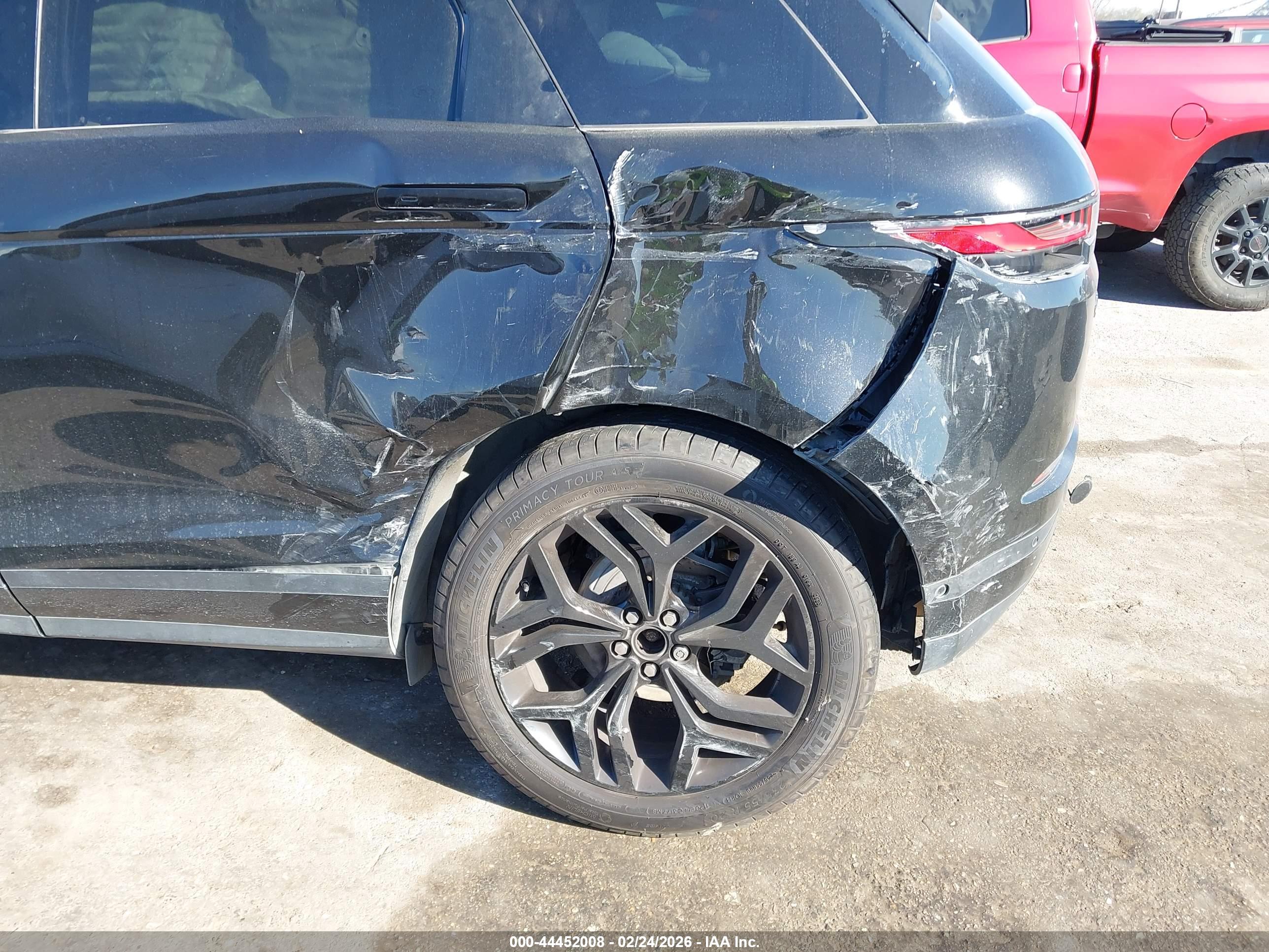 LAND ROVER image 6