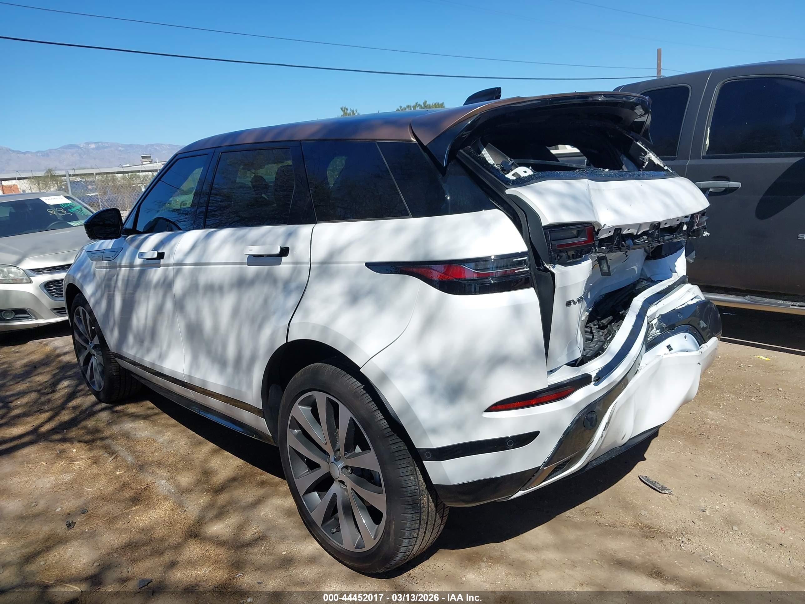 LAND ROVER image 6