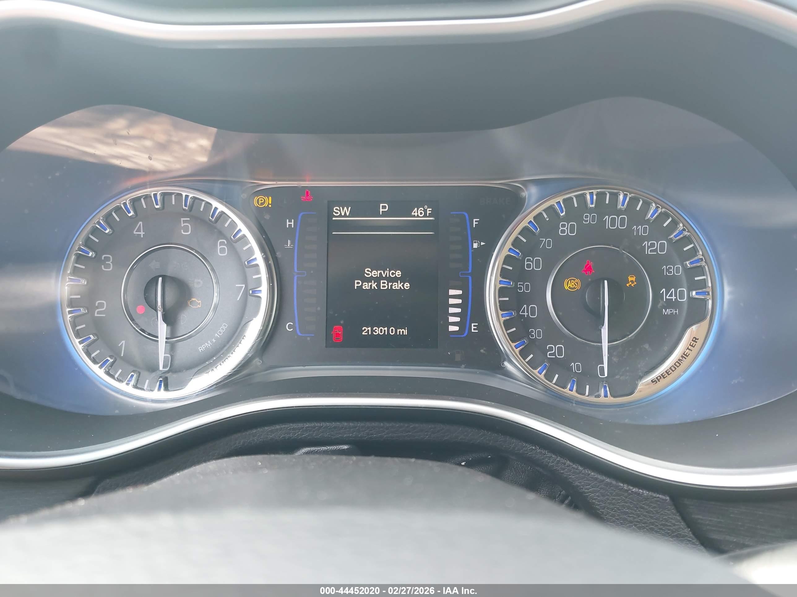 CHRYSLER 200 image 7