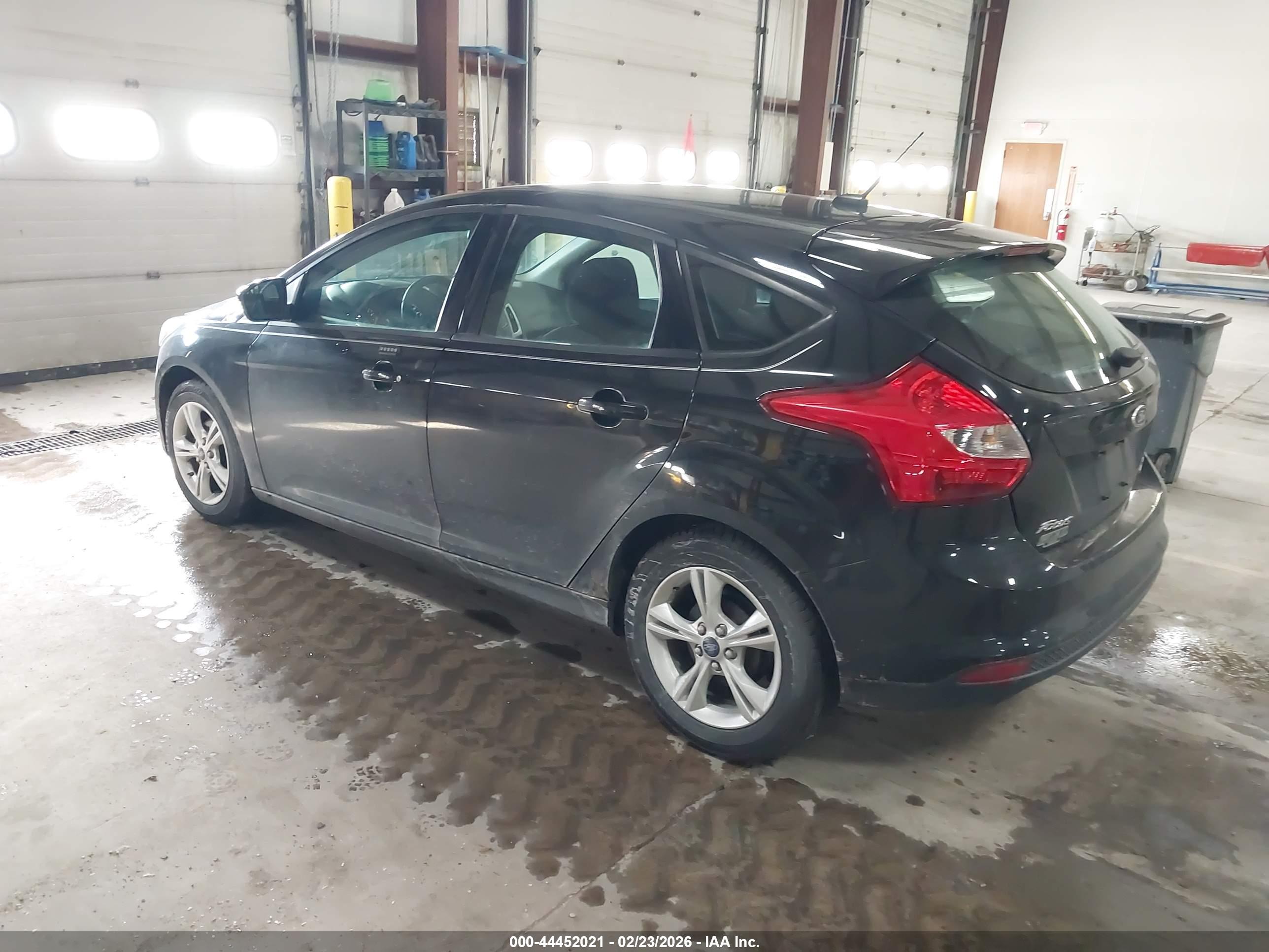 FORD FOCUS image 3