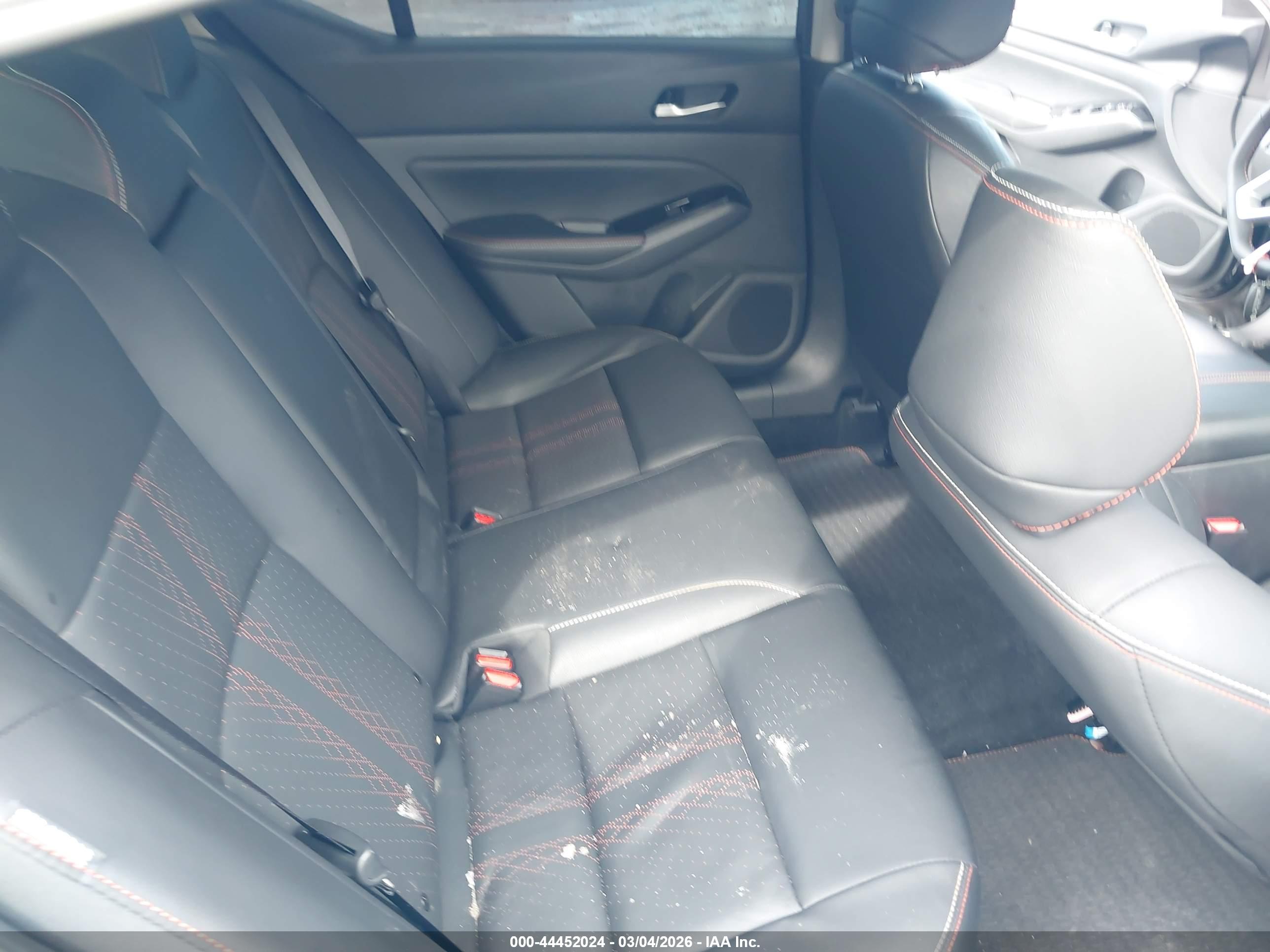 NISSAN ALTIMA image 8