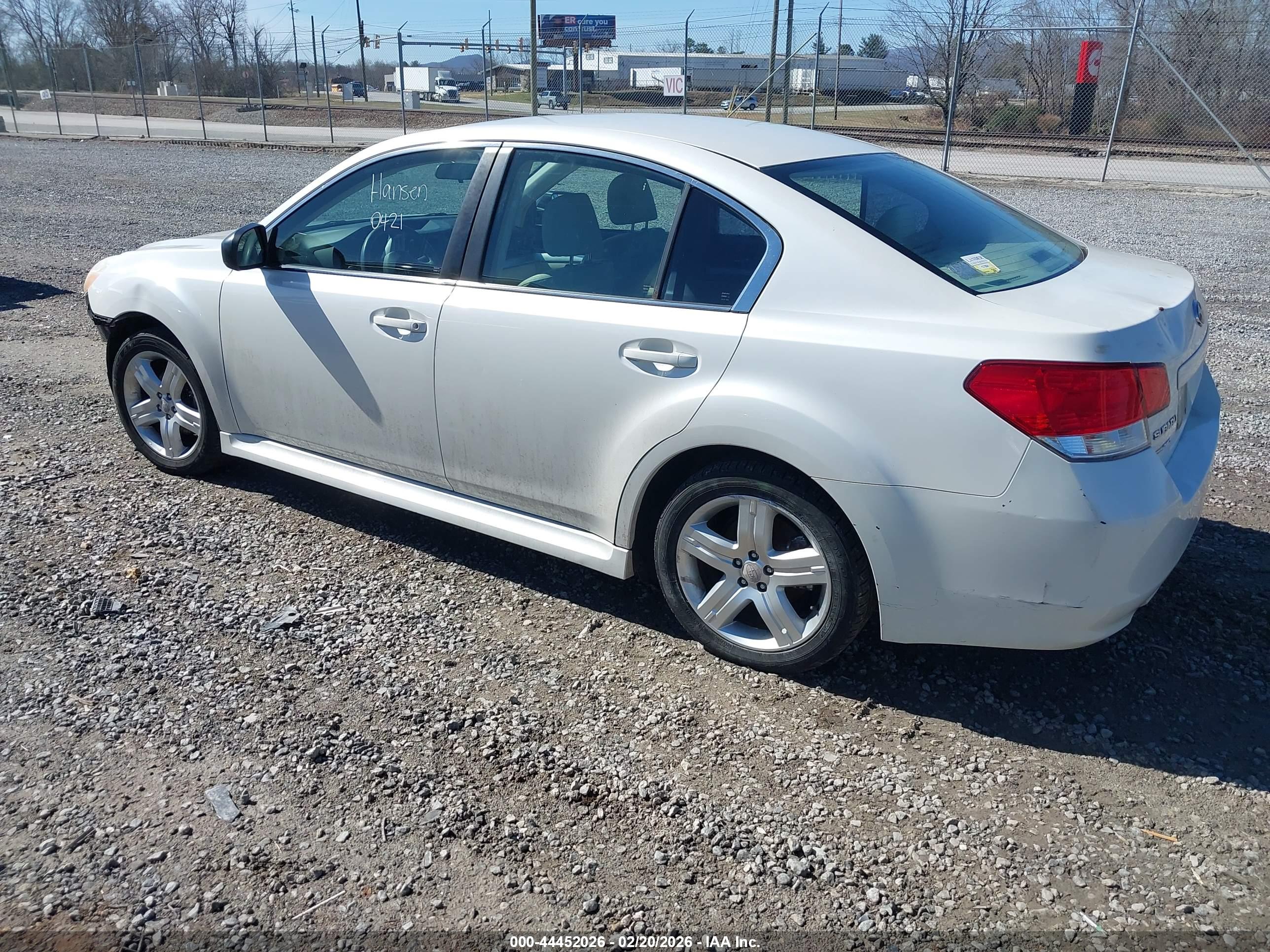 SUBARU LEGACY image 3