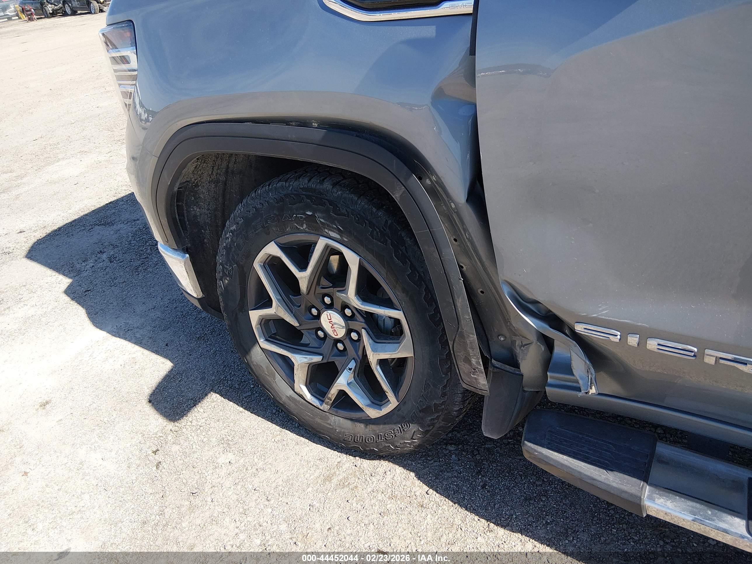 GMC SIERRA image 6