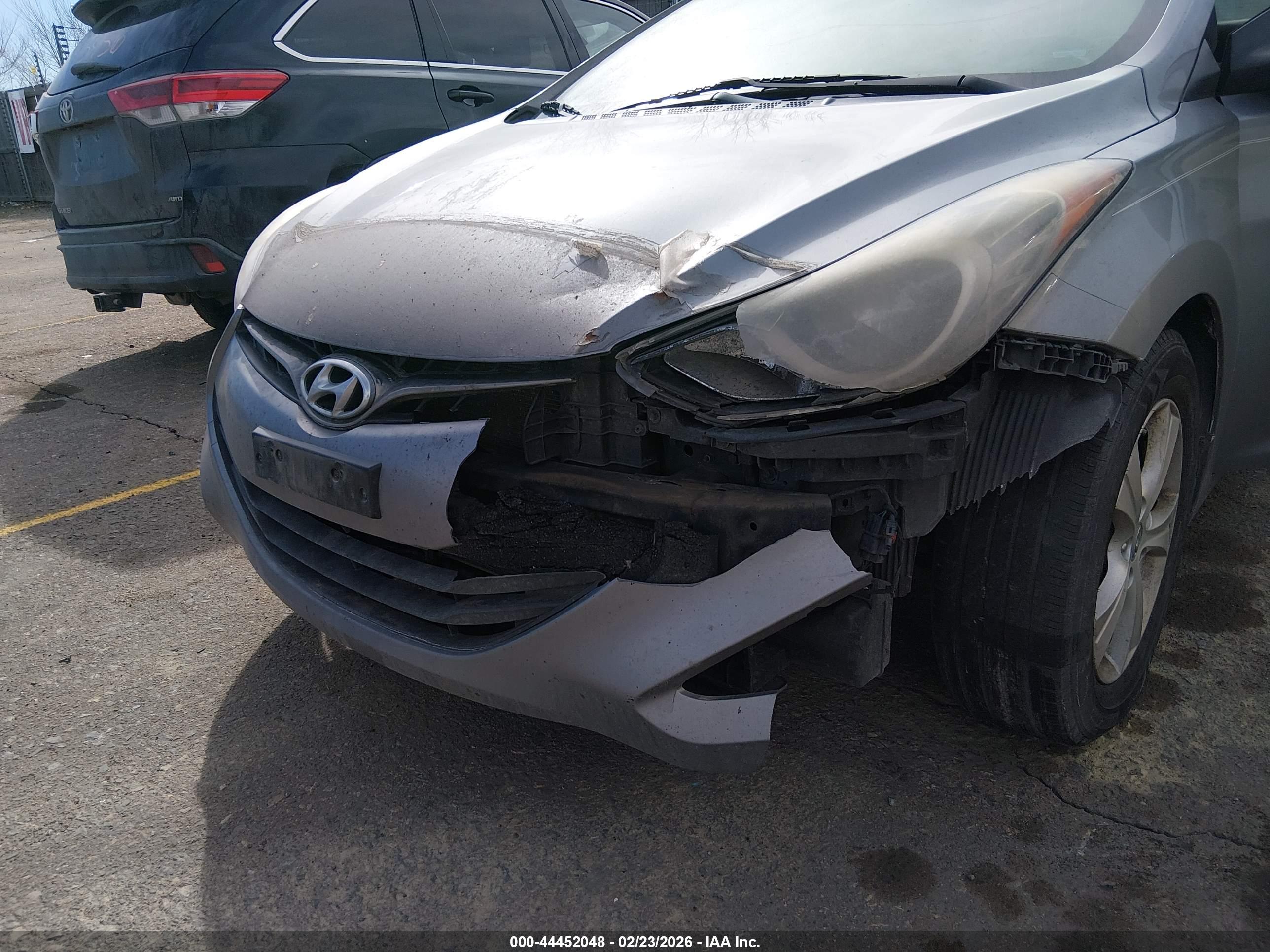 HYUNDAI ELANTRA image 6