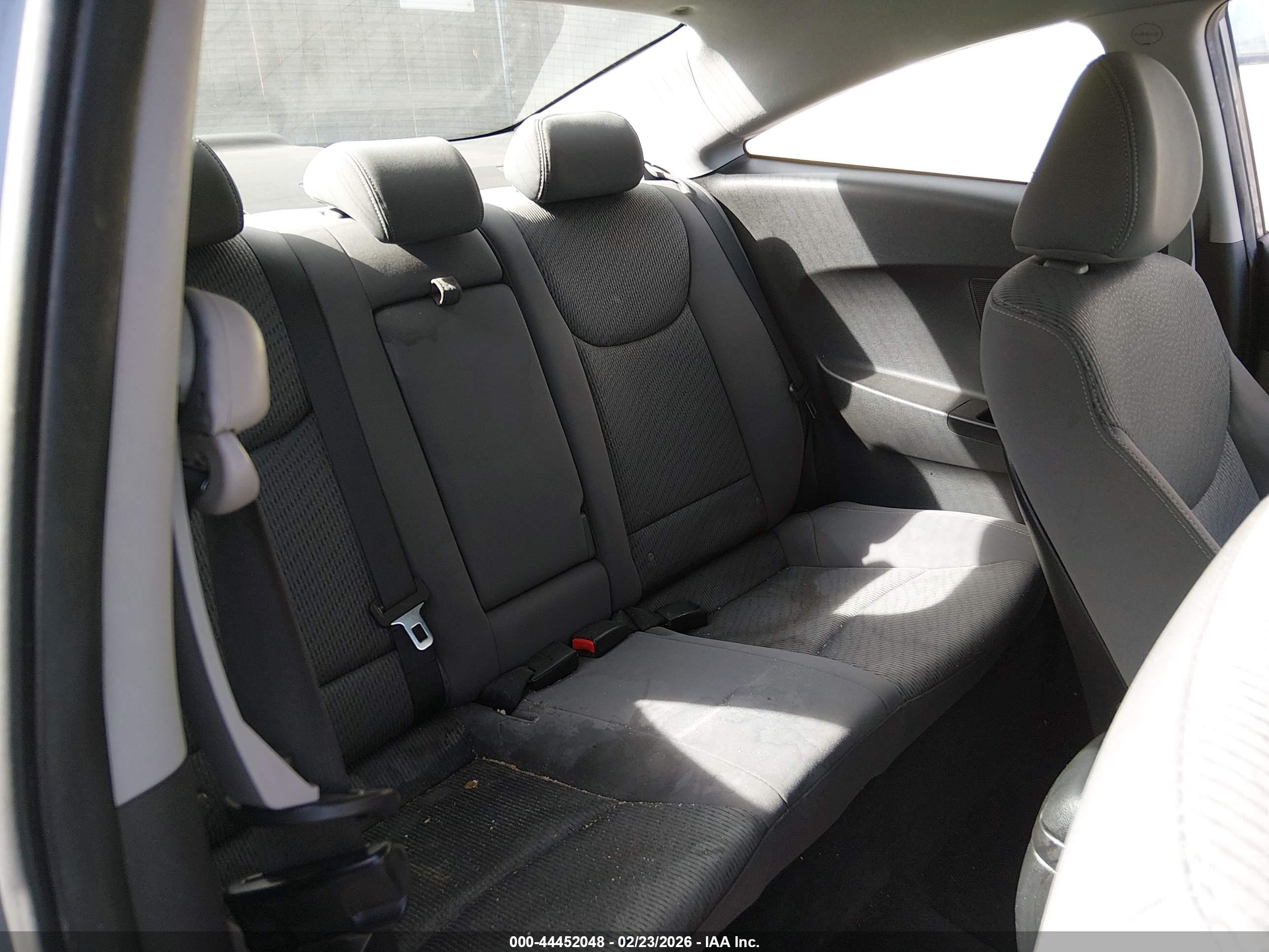 HYUNDAI ELANTRA image 8