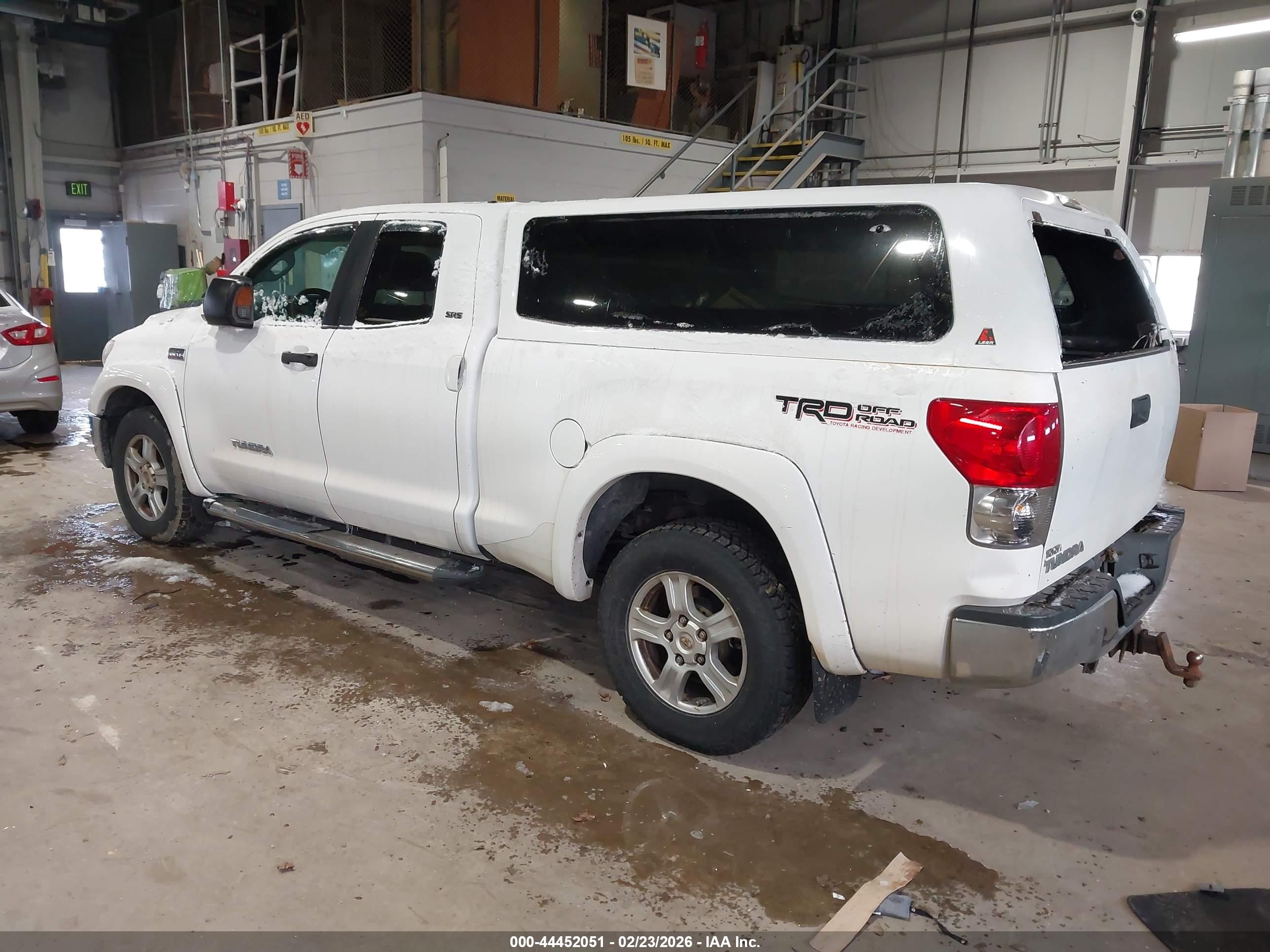 TOYOTA TUNDRA image 3