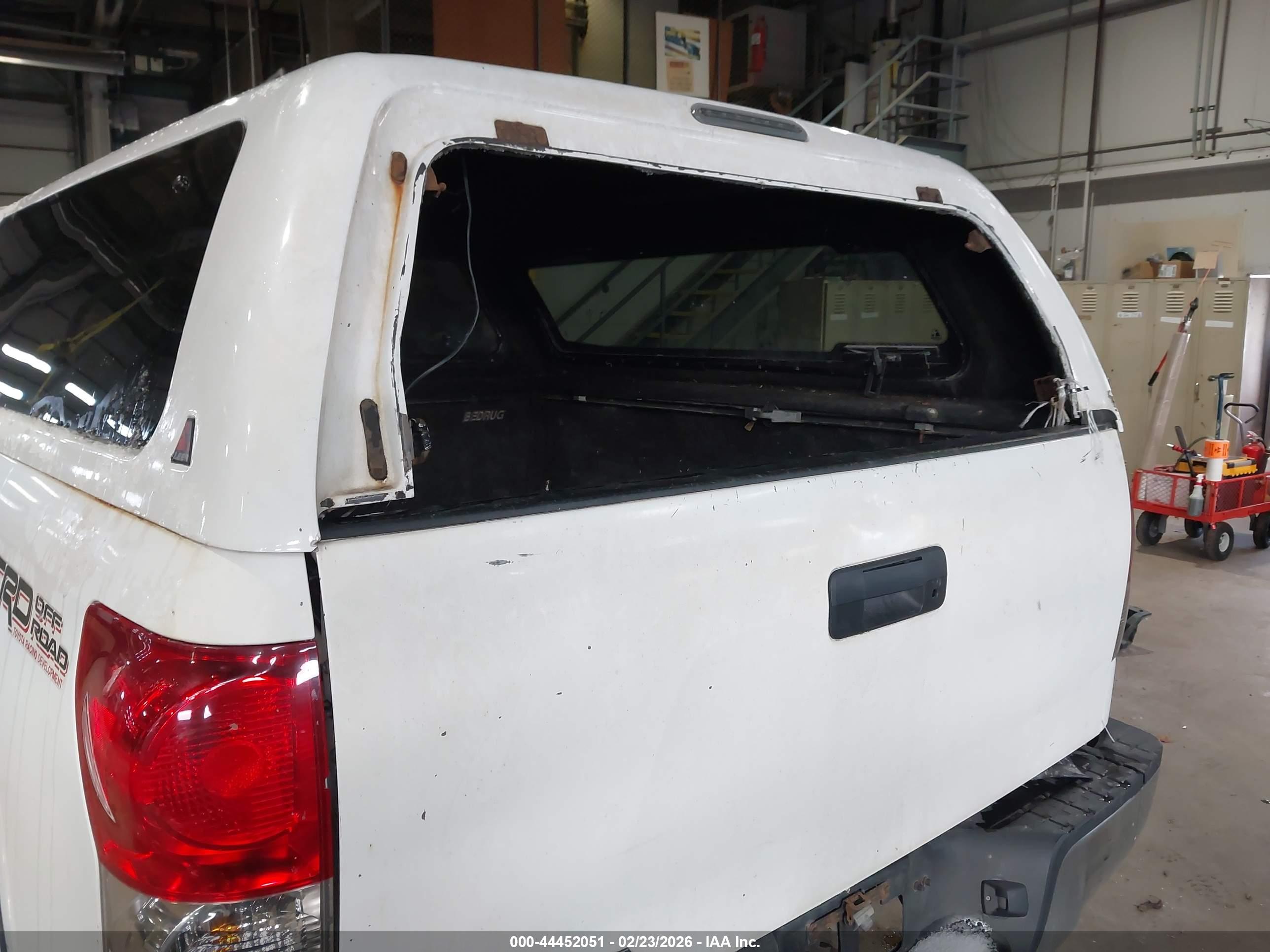 TOYOTA TUNDRA image 6