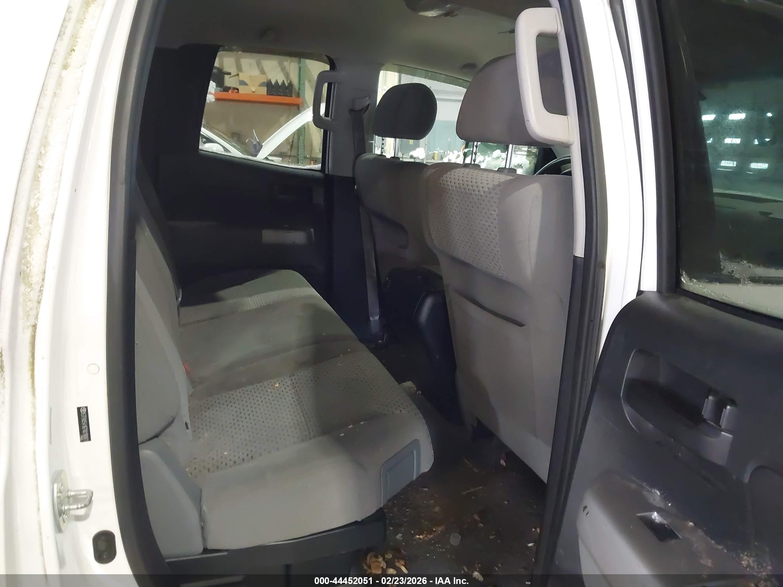 TOYOTA TUNDRA image 8