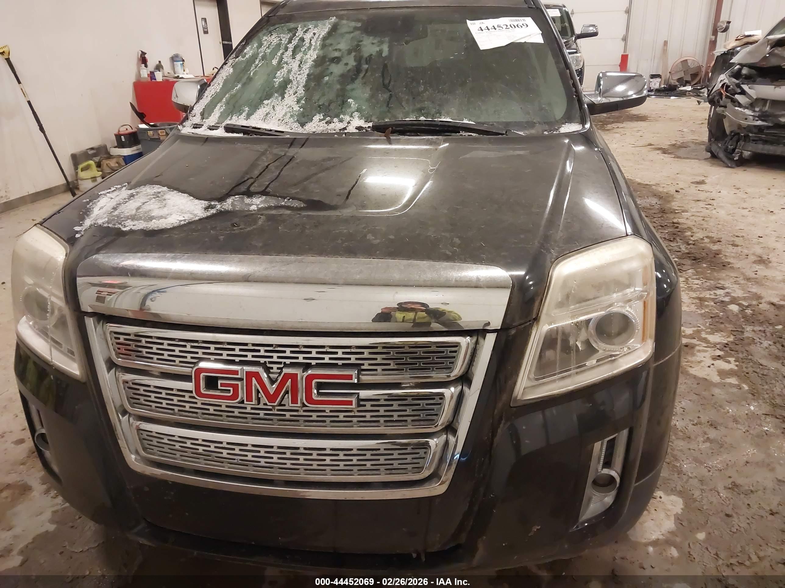 GMC TERRAIN image 6