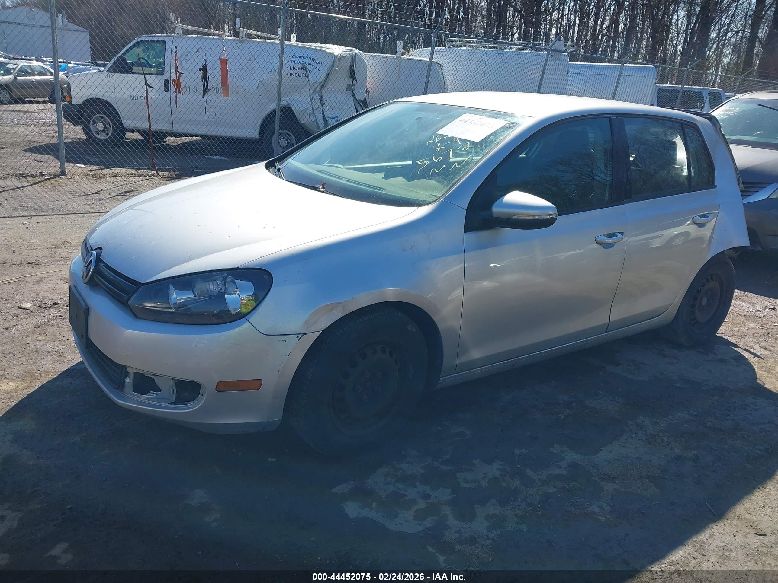 VOLKSWAGEN GOLF image 2