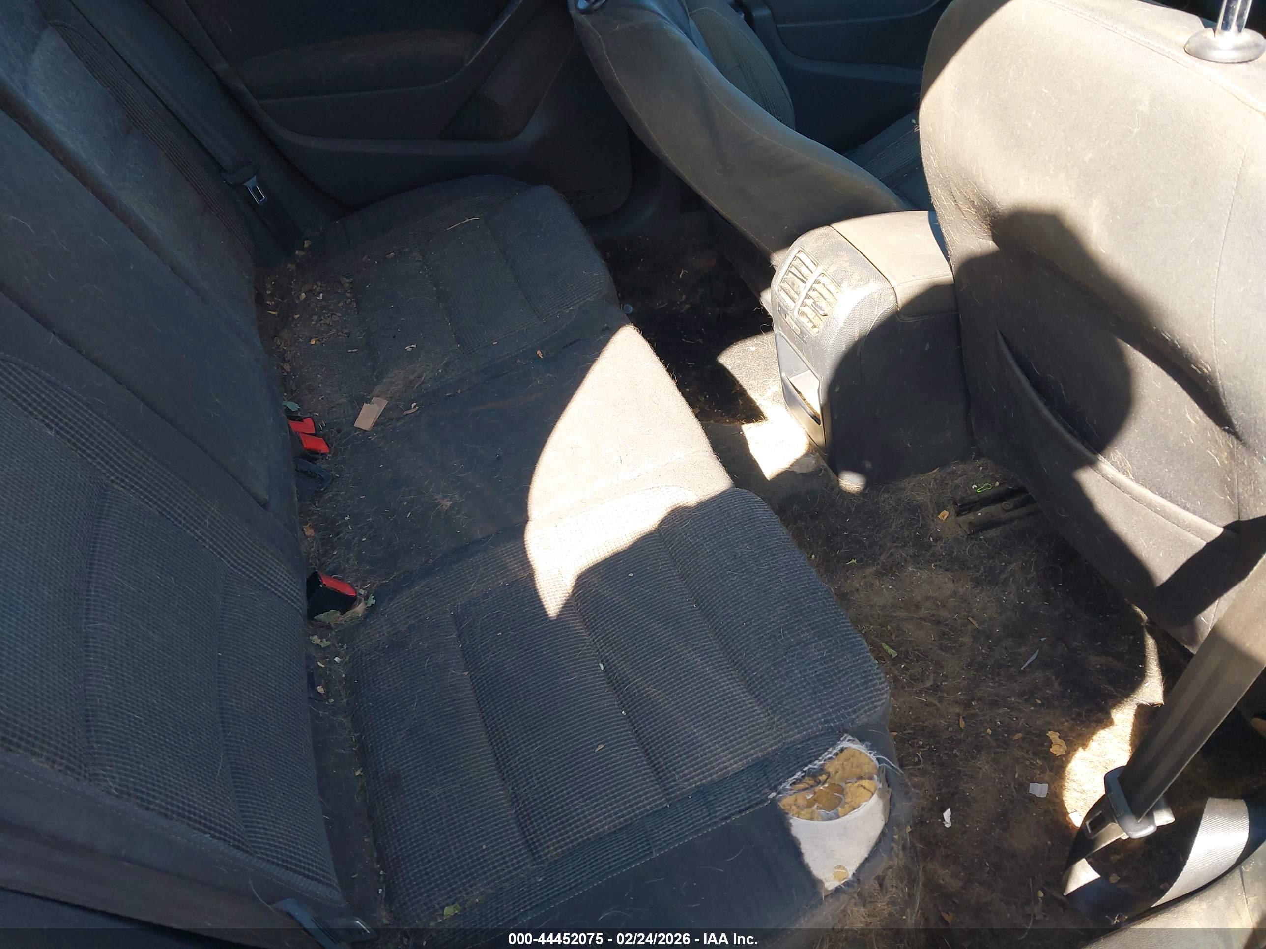 VOLKSWAGEN GOLF image 8