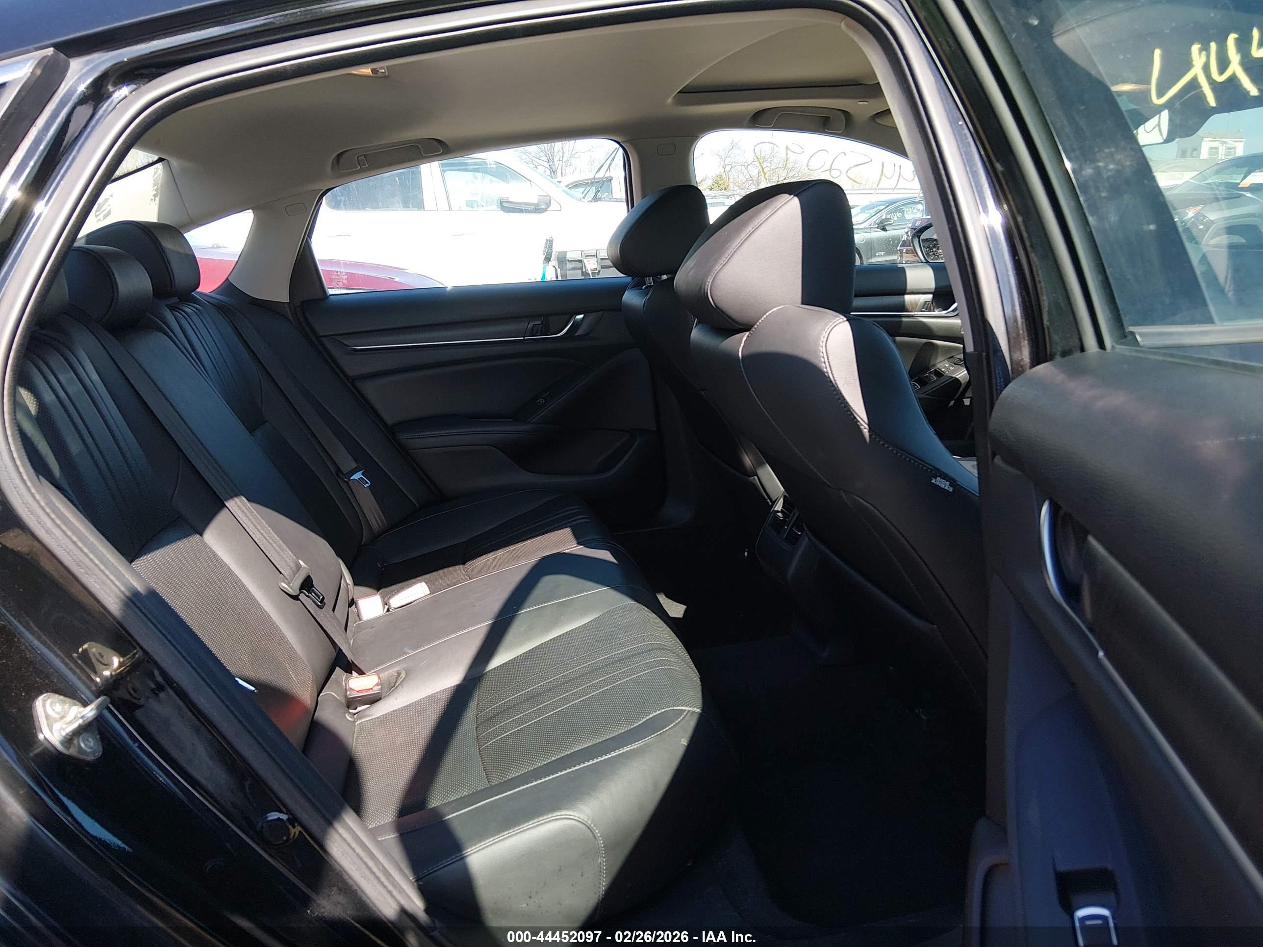 HONDA ACCORD image 8
