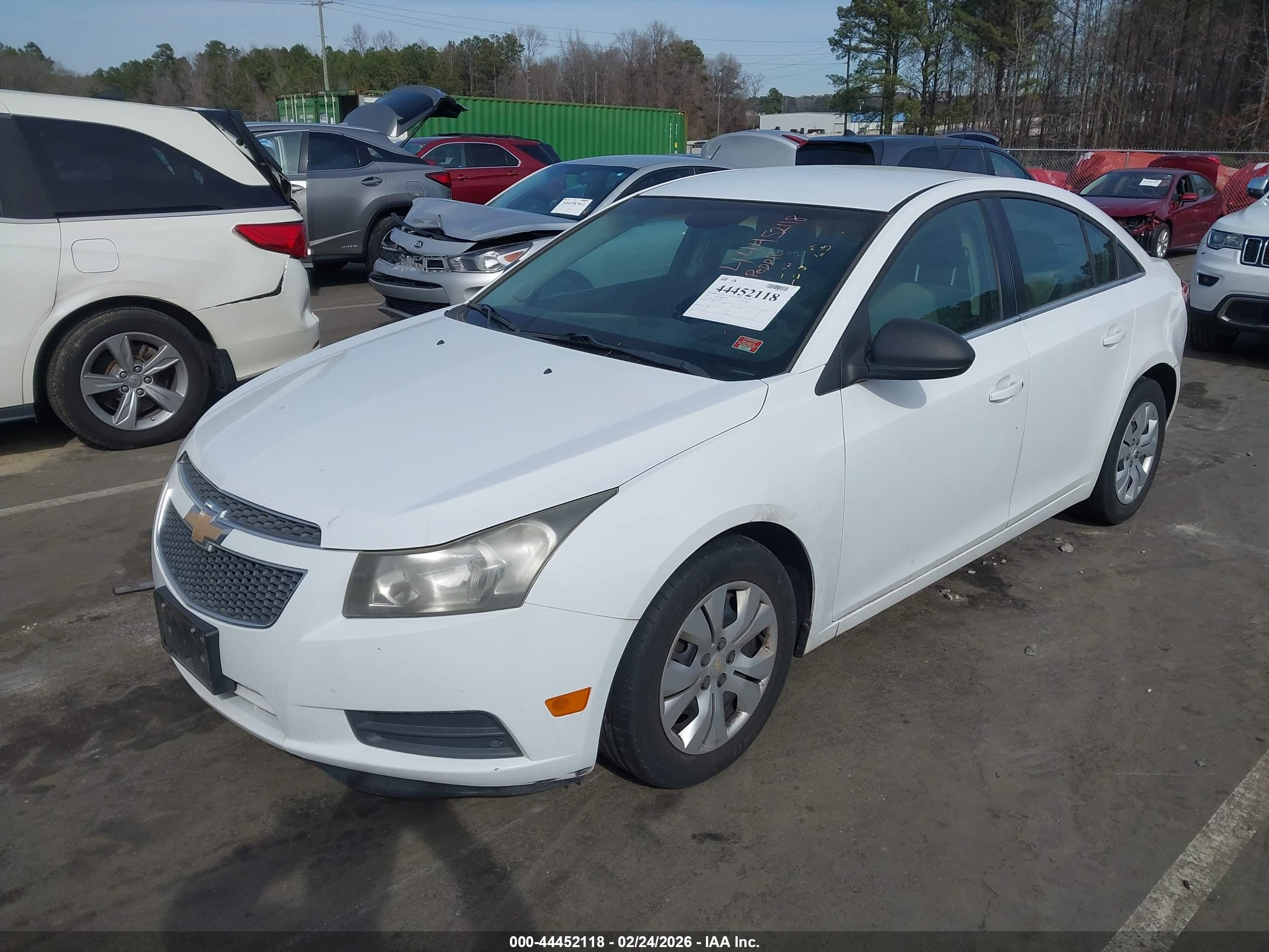 CHEVROLET CRUZE image 2