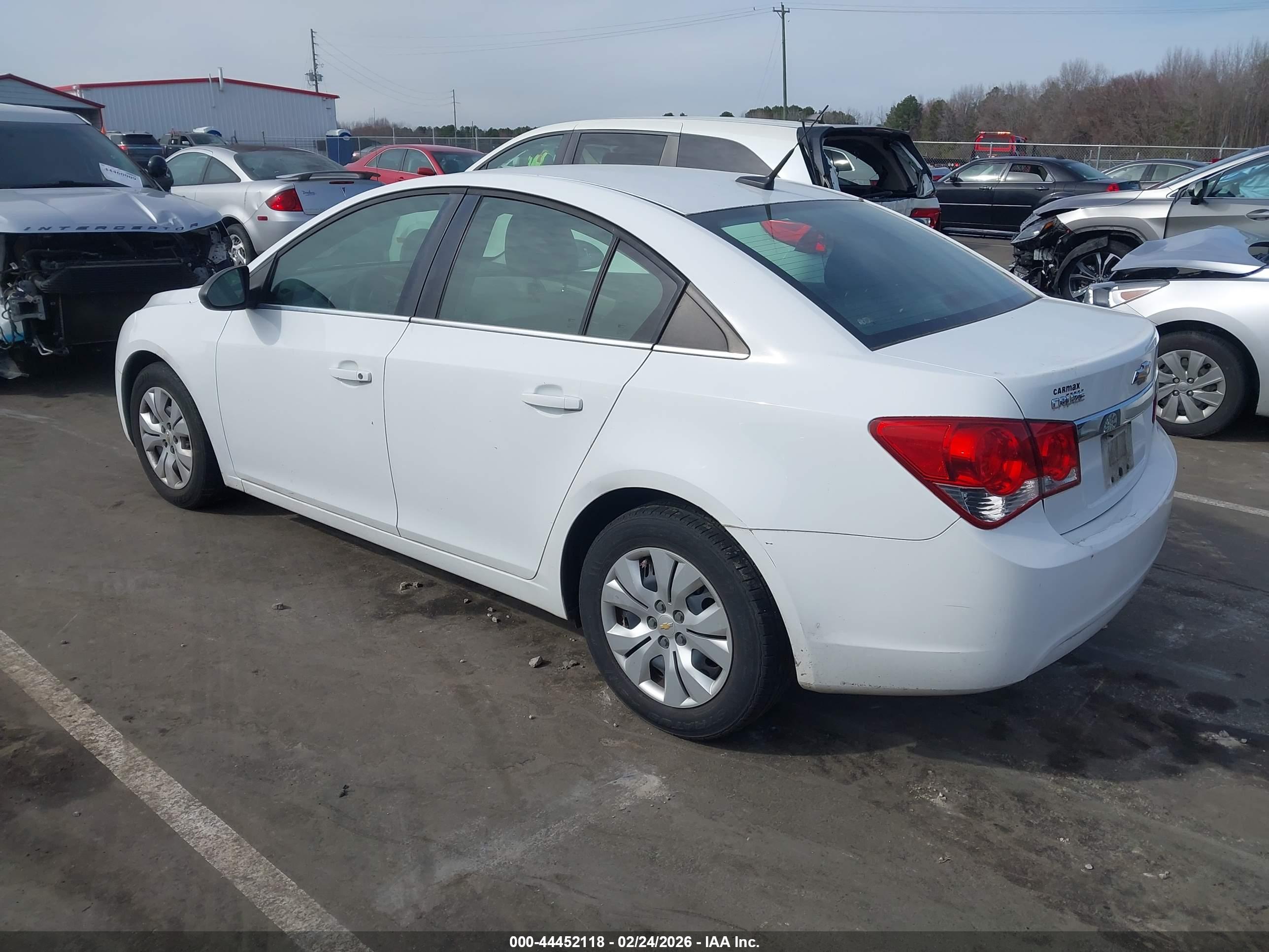 CHEVROLET CRUZE image 3