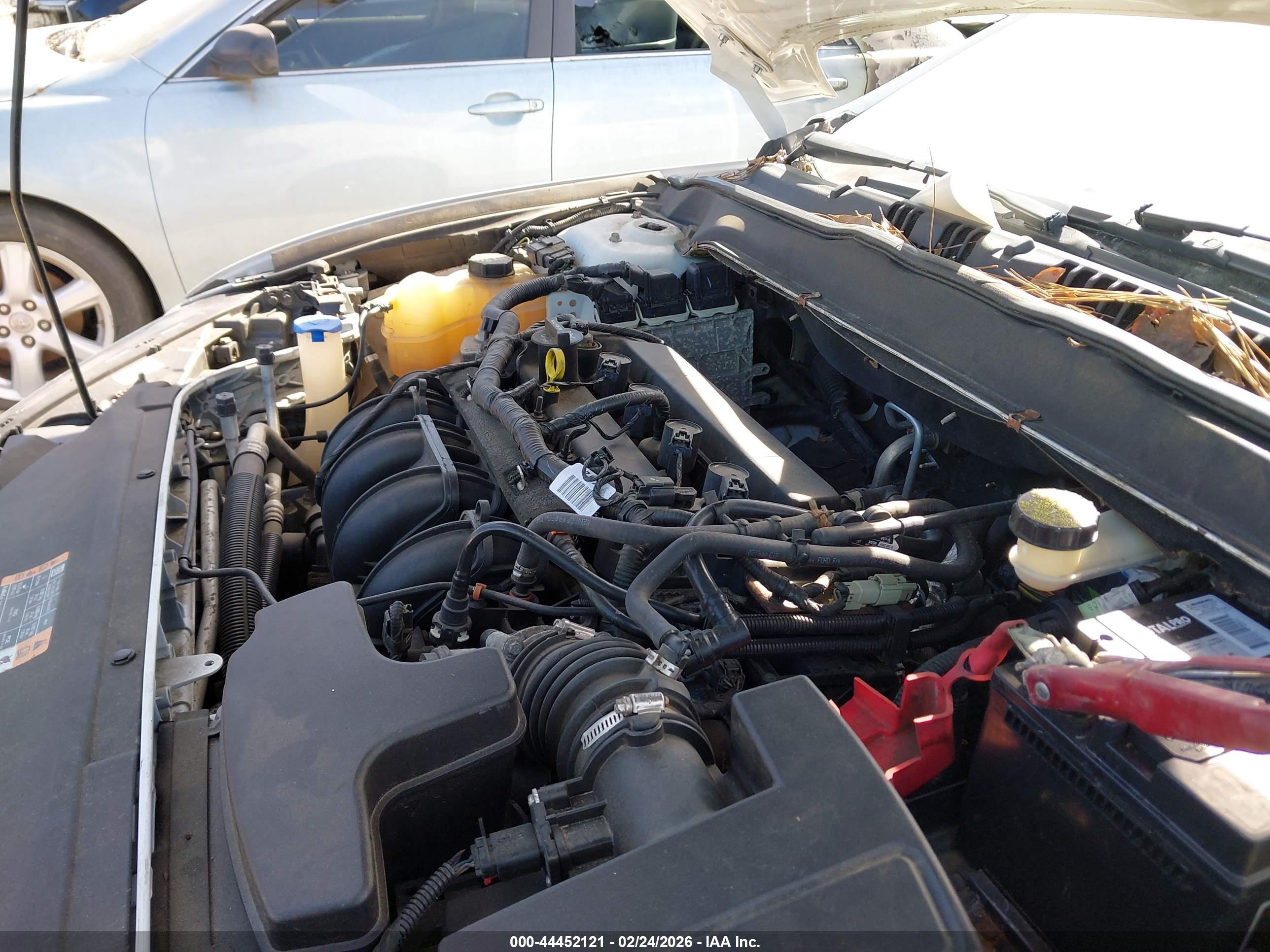 FORD FUSION image 10