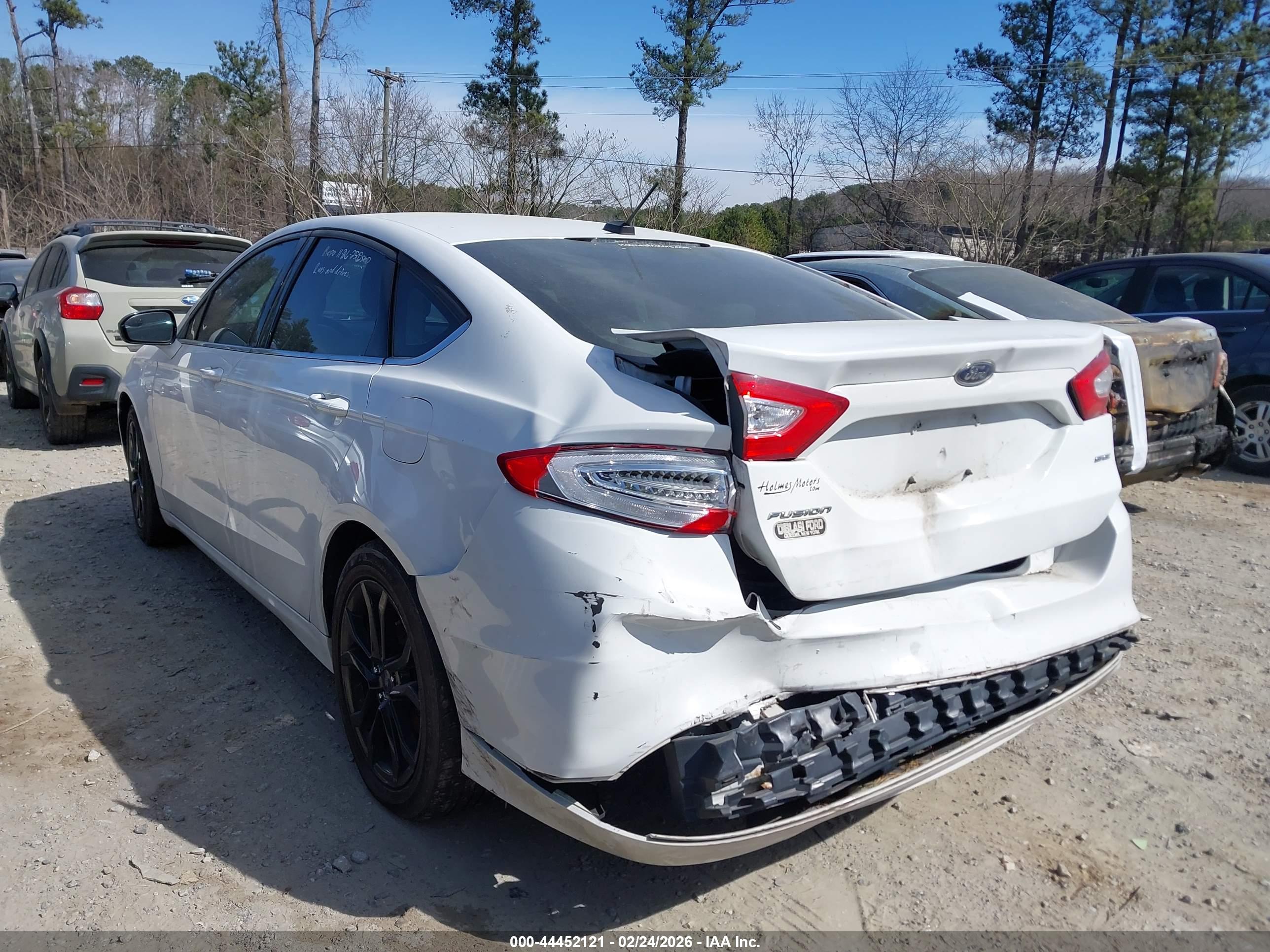 FORD FUSION image 3