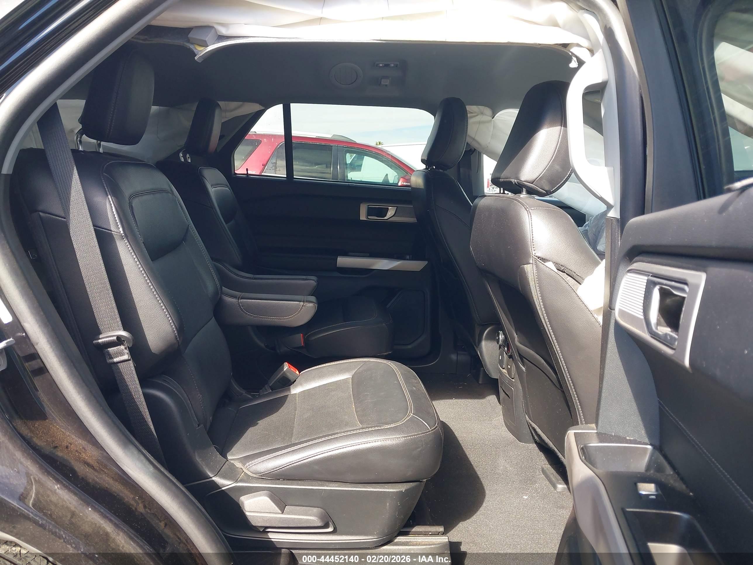 FORD EXPLORER image 8